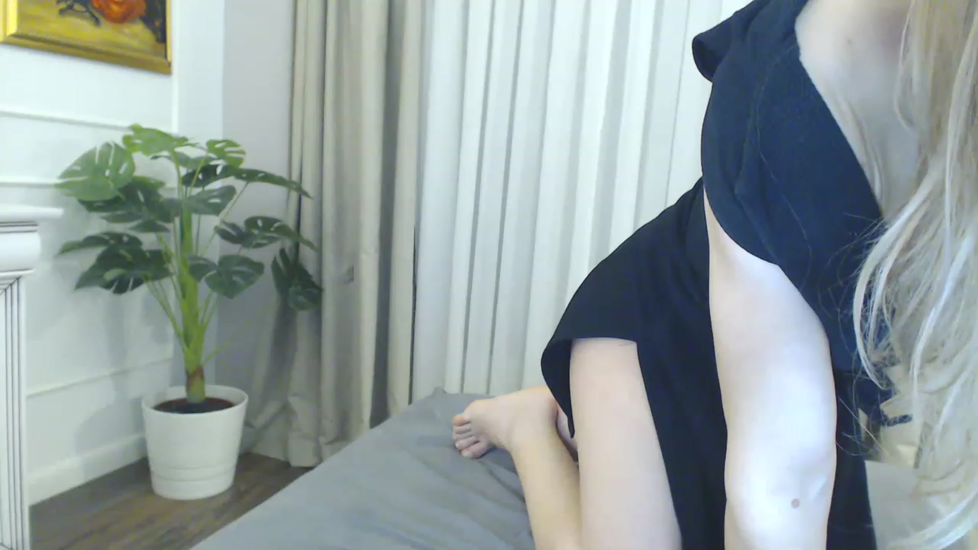 Gallery image thumbnail from EvaLunaX's myfreecams stream on, 12/21/2022, 18:36 image 13 of 20