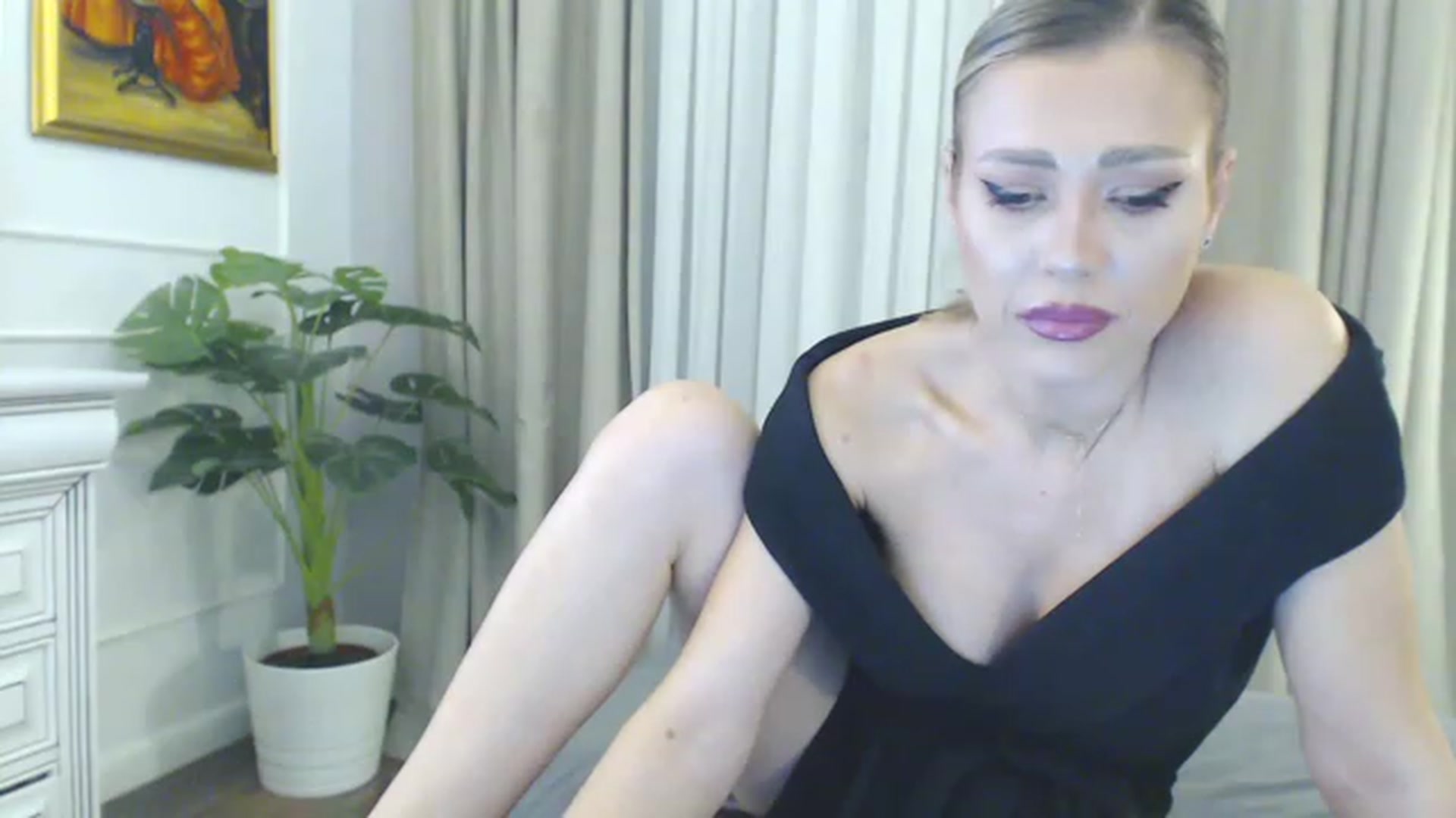 Gallery image thumbnail from EvaLunaX's myfreecams stream on, 01/25/2023, 19:46 image 2 of 20