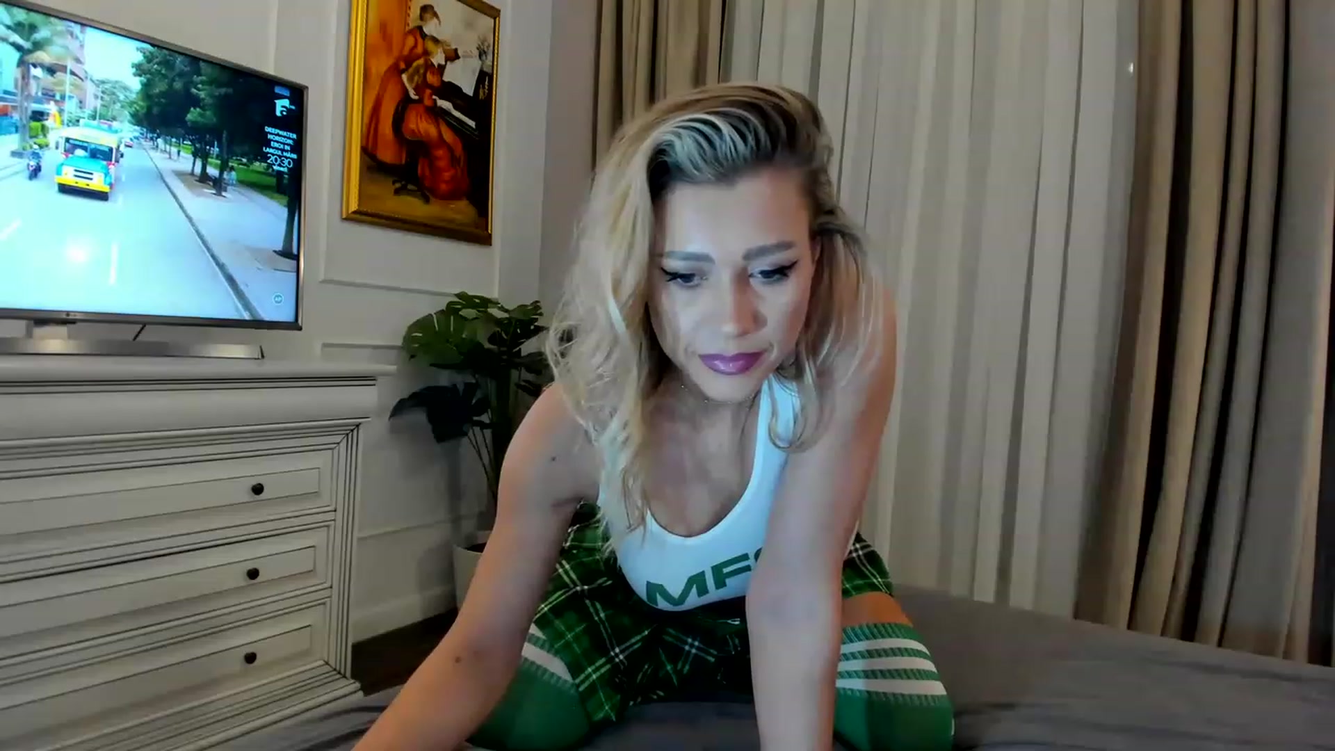 Gallery image thumbnail from EvaLunaX's myfreecams stream on, 02/26/2023, 19:10 image 13 of 20