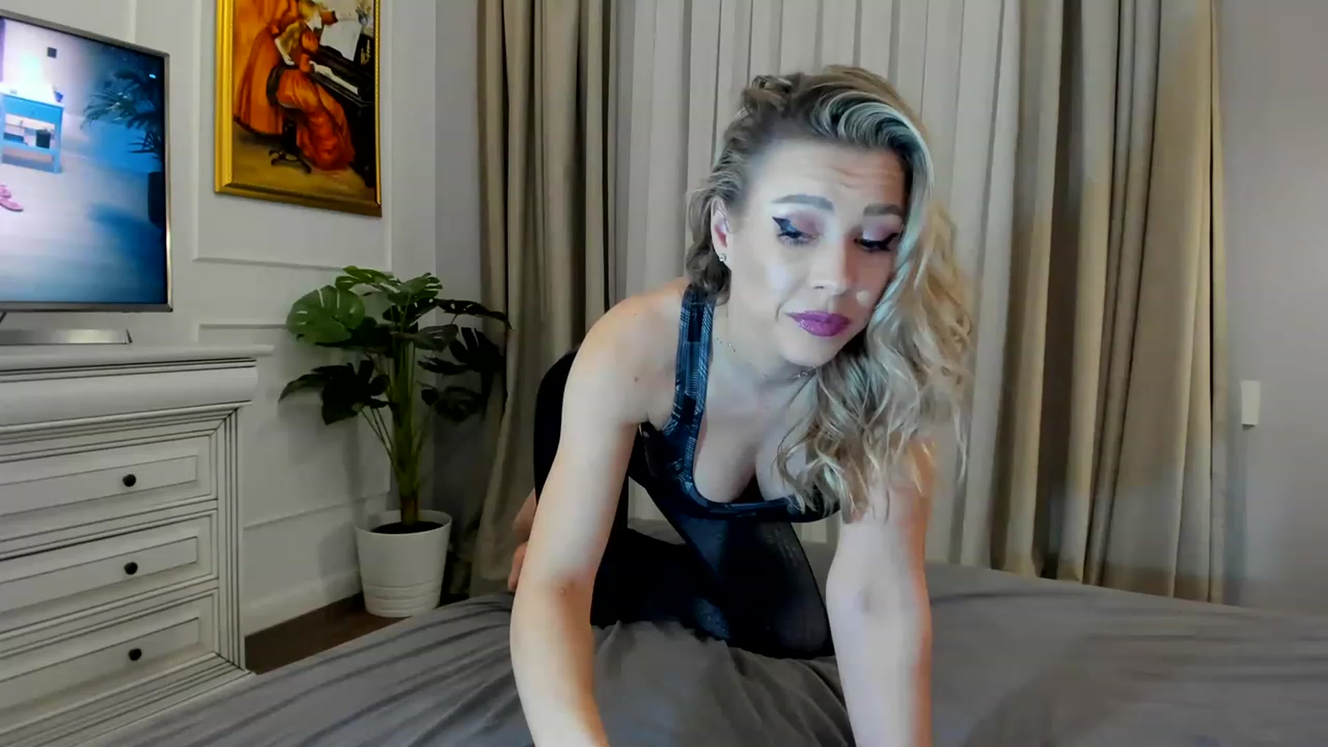 Gallery image thumbnail from EvaLunaX's myfreecams stream on, 02/28/2023, 18:42 image 11 of 20
