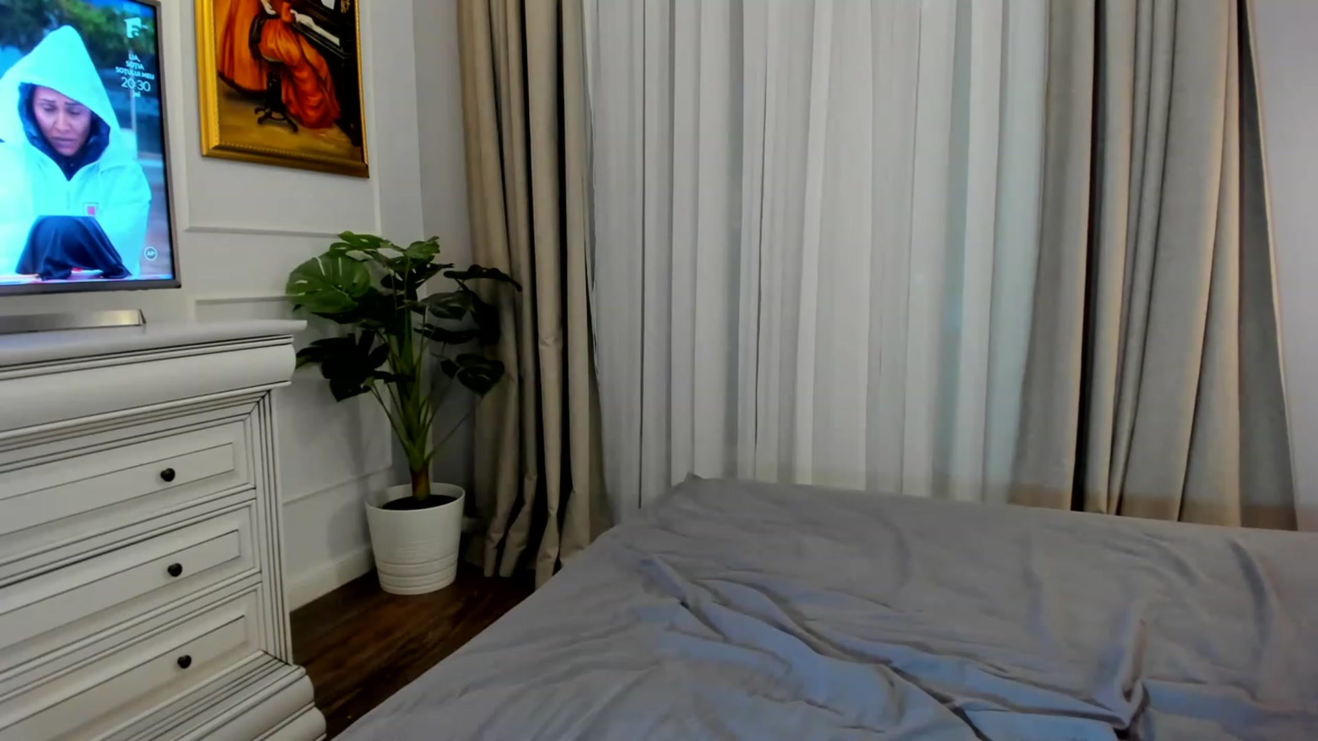 Gallery image thumbnail from EvaLunaX's myfreecams stream on, 03/05/2023, 19:44 image 2 of 20
