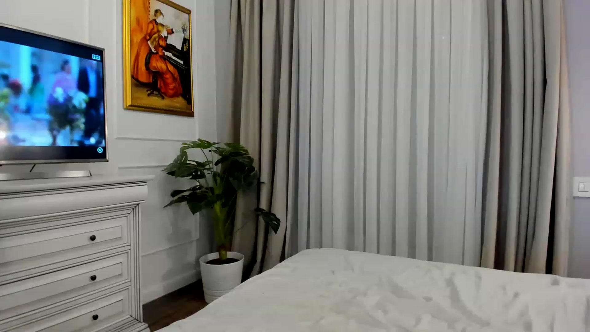 Gallery image thumbnail from EvaLunaX's myfreecams stream on, 04/01/2023, 18:07 image 5 of 20