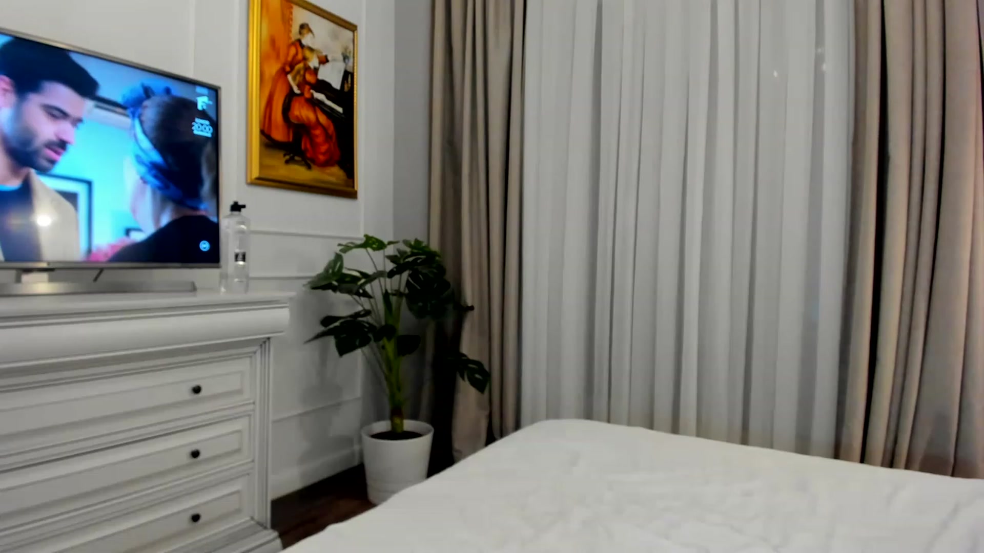 Gallery image thumbnail from EvaLunaX's myfreecams stream on, 04/06/2023, 19:33 image 16 of 20