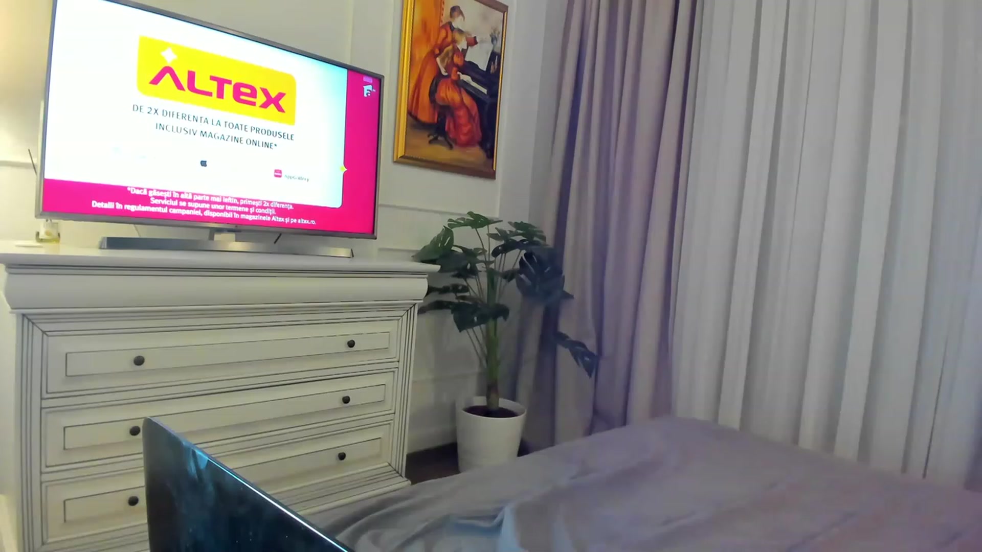 Gallery image thumbnail from EvaLunaX's myfreecams stream on, 04/13/2023, 17:31 image 8 of 20