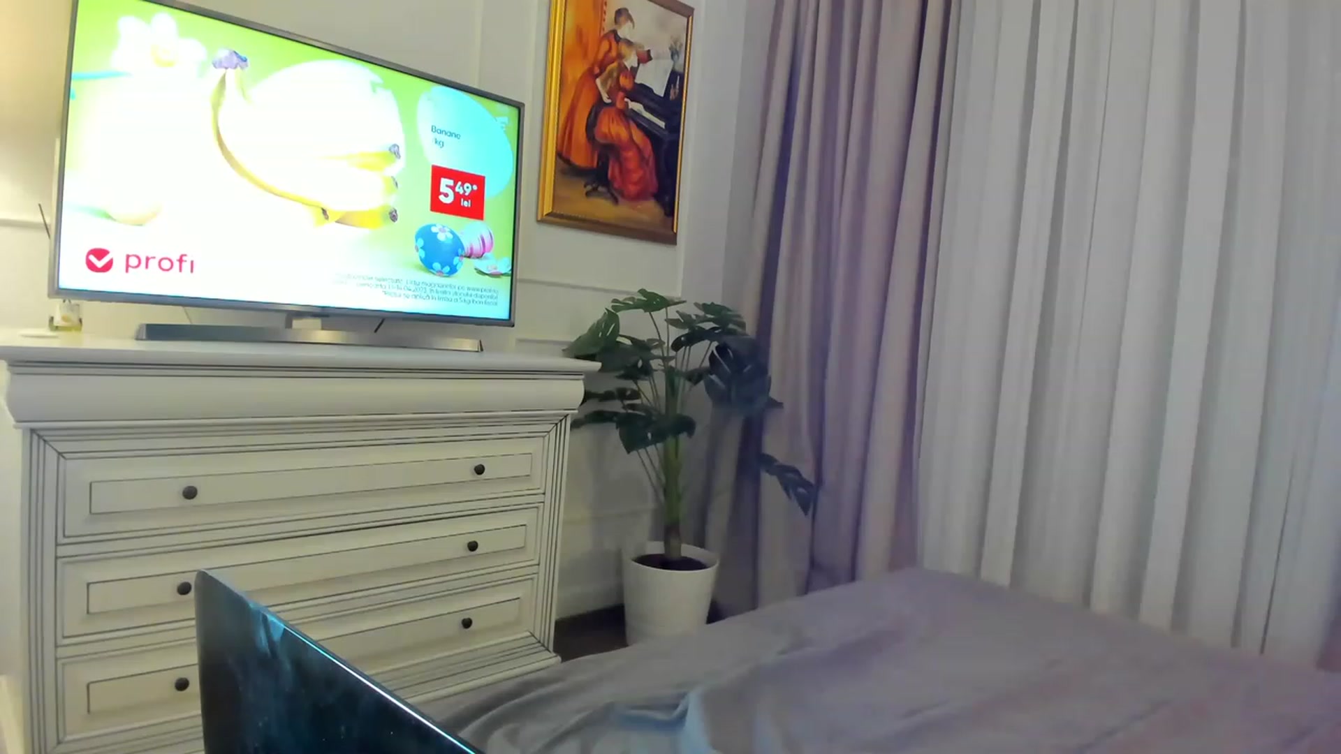 Gallery image thumbnail from EvaLunaX's myfreecams stream on, 04/13/2023, 17:31 image 6 of 20