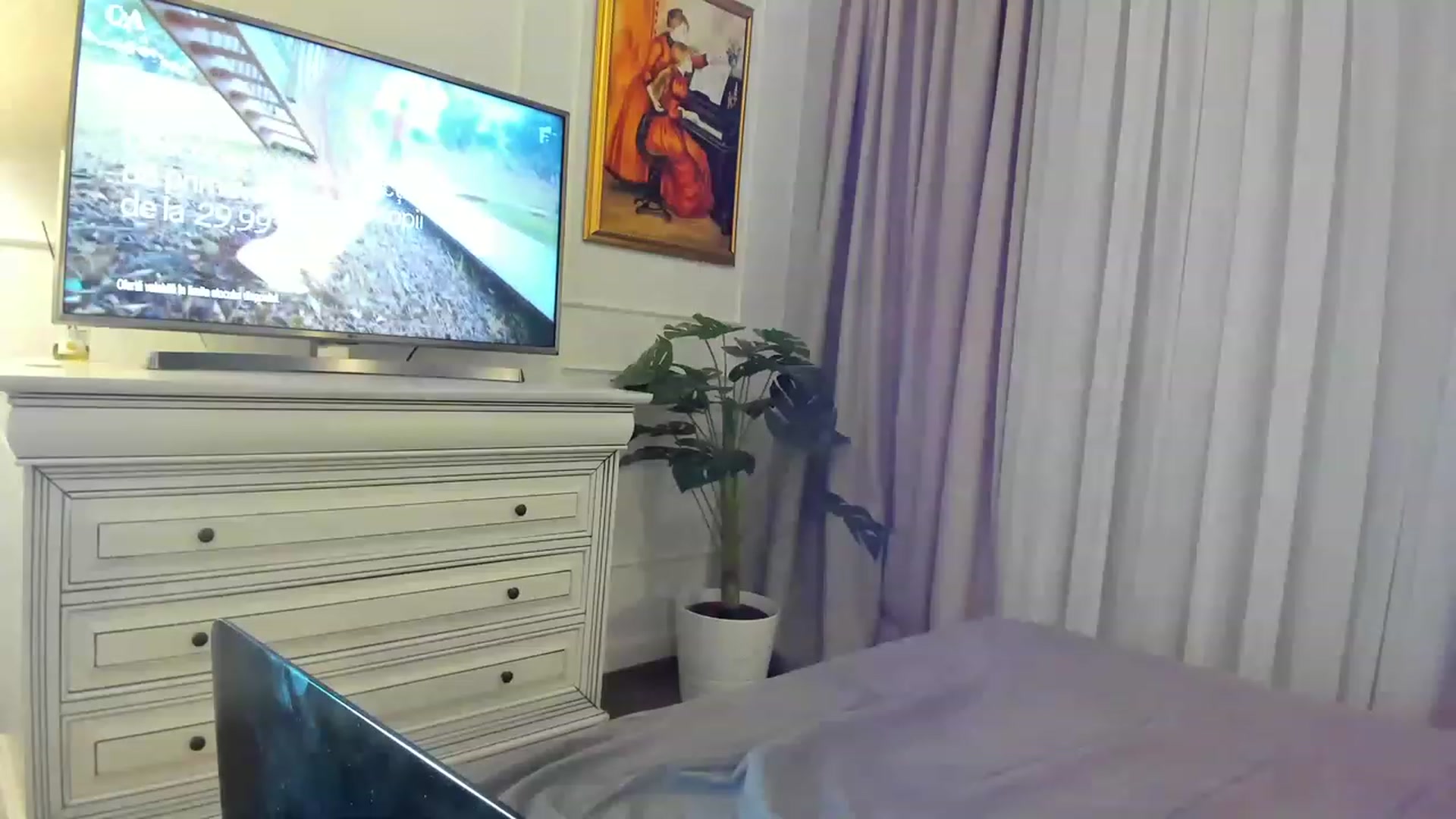 Gallery image thumbnail from EvaLunaX's myfreecams stream on, 04/13/2023, 17:31 image 10 of 20