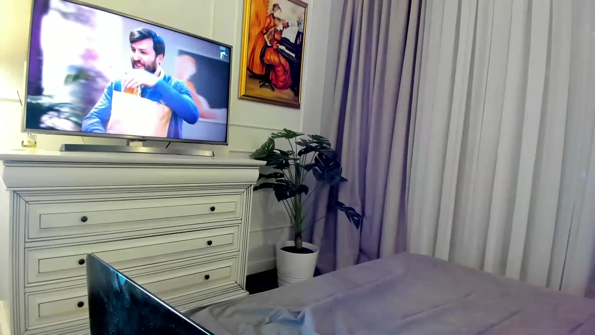 Gallery image thumbnail from EvaLunaX's myfreecams stream on, 04/13/2023, 17:31 image 14 of 20