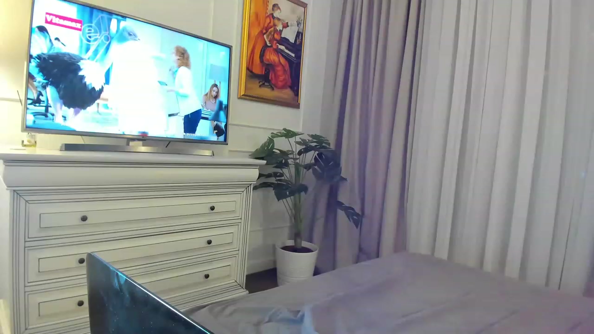 Gallery image thumbnail from EvaLunaX's myfreecams stream on, 04/13/2023, 17:31 image 13 of 20