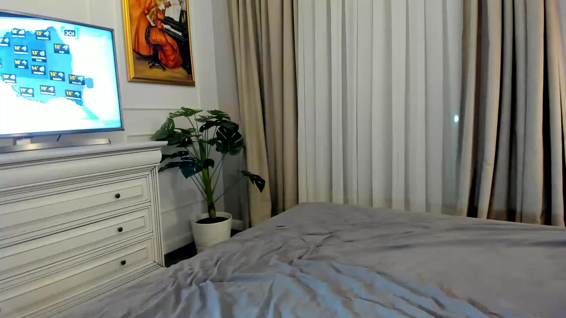 Gallery image thumbnail from EvaLunaX's myfreecams stream on, 04/17/2023, 17:40 image 5 of 20