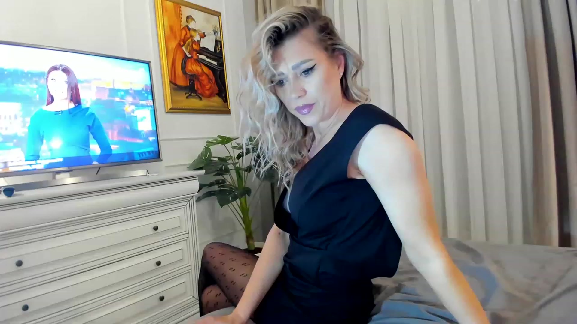 Gallery image thumbnail from EvaLunaX's myfreecams stream on, 04/24/2023, 17:51 image 12 of 20