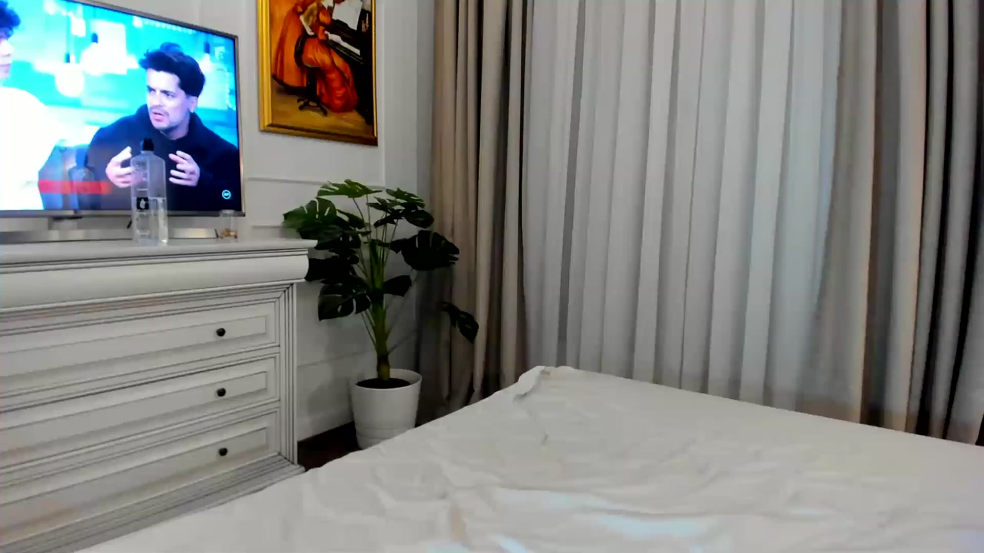 Gallery image thumbnail from EvaLunaX's myfreecams stream on, 05/06/2023, 18:41 image 13 of 20