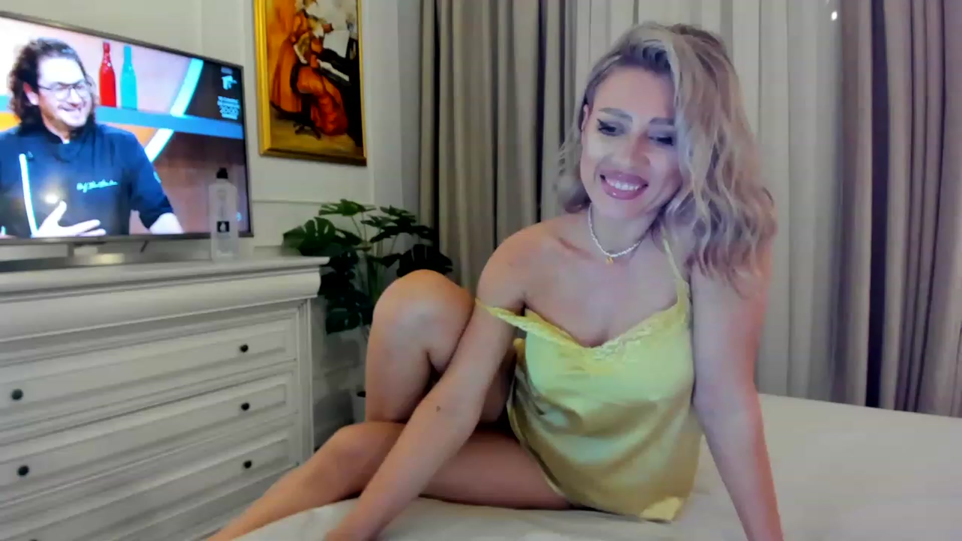 Gallery image thumbnail from EvaLunaX's myfreecams stream on, 05/10/2023, 18:51 image 18 of 20