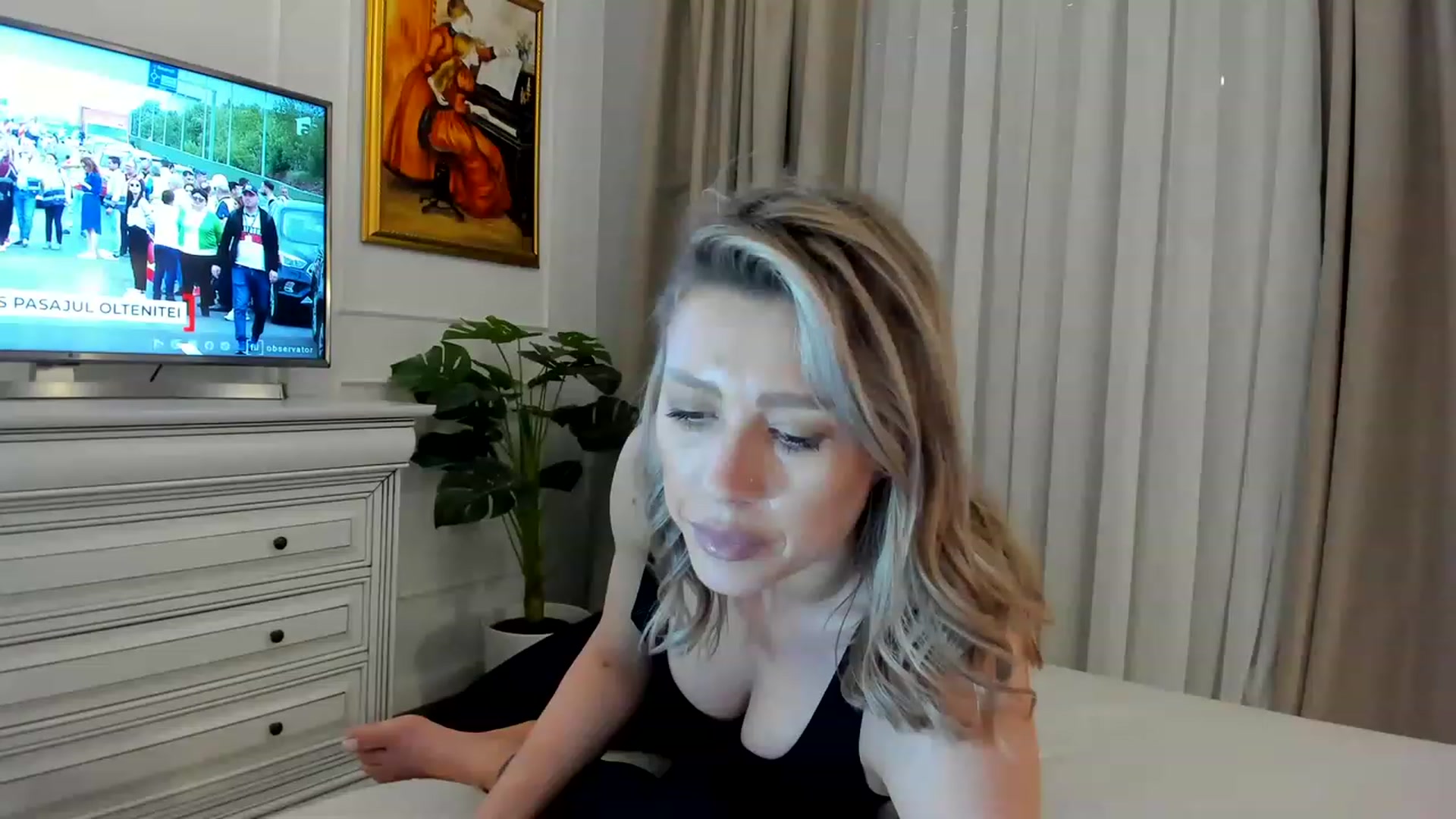 Gallery image thumbnail from EvaLunaX's myfreecams stream on, 05/27/2023, 16:36 image 3 of 20