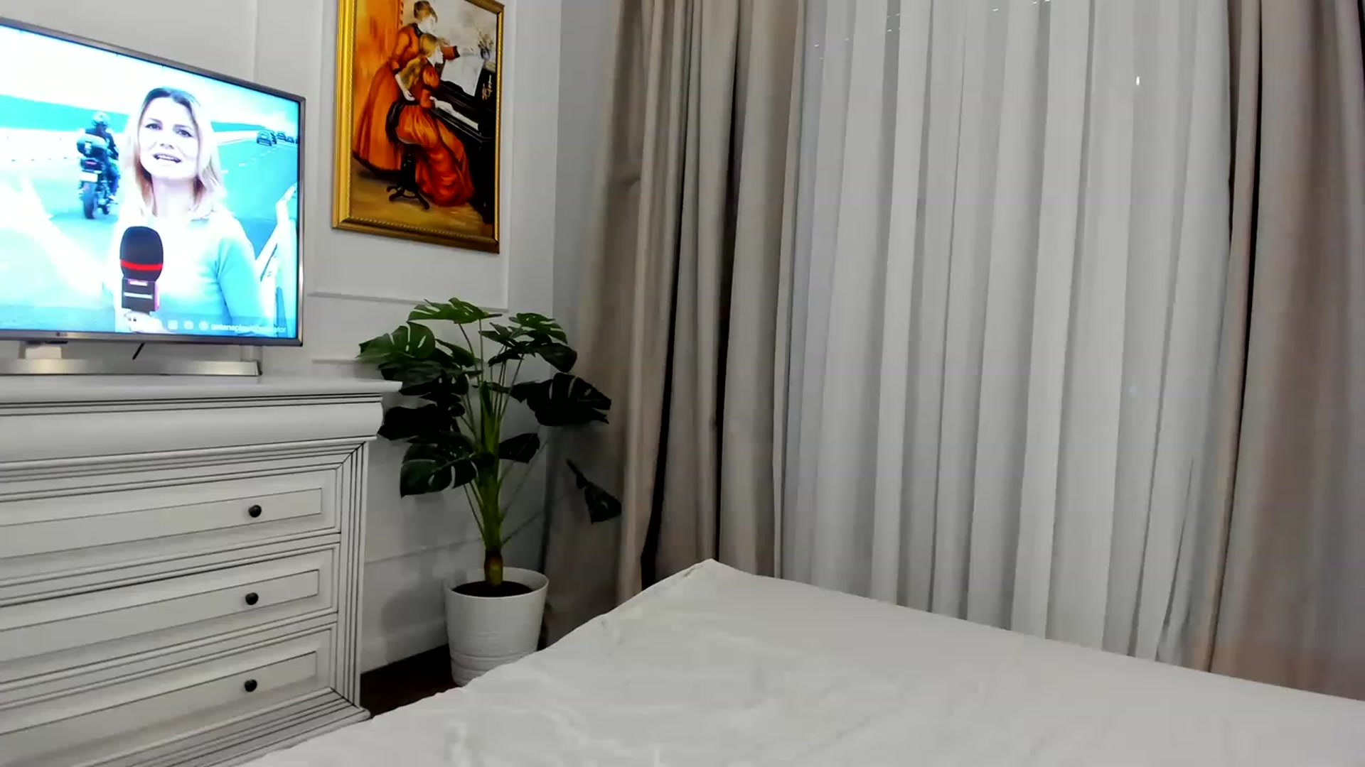 Gallery image thumbnail from EvaLunaX's myfreecams stream on, 05/27/2023, 16:36 image 11 of 20