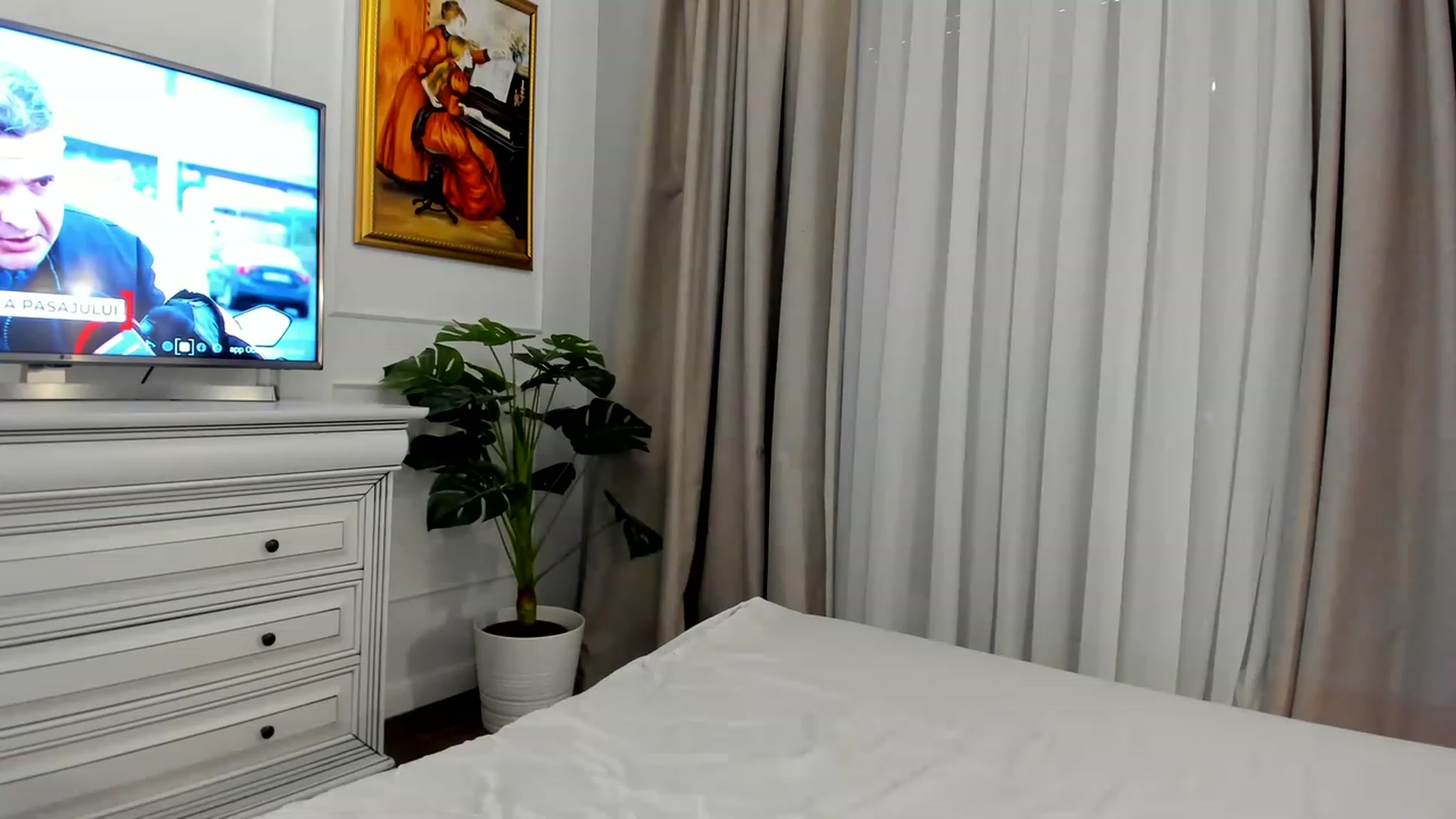 Gallery image thumbnail from EvaLunaX's myfreecams stream on, 05/27/2023, 16:36 image 10 of 20
