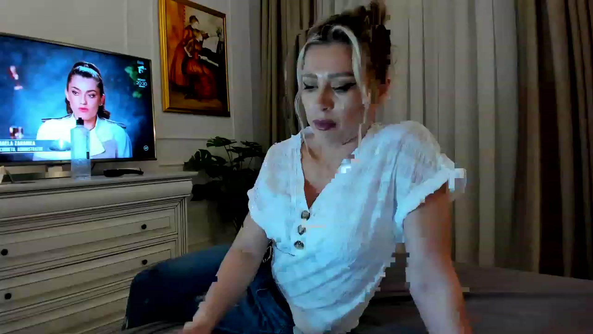 Gallery image thumbnail from EvaLunaX's myfreecams stream on, 06/14/2023, 18:15 image 15 of 20