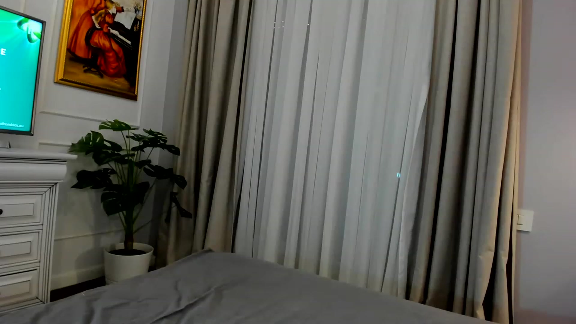 Gallery image thumbnail from EvaLunaX's myfreecams stream on, 06/20/2023, 17:30 image 2 of 20