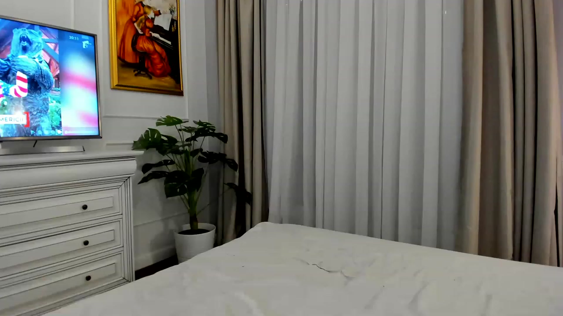 Gallery image thumbnail from EvaLunaX's myfreecams stream on, 07/05/2023, 17:43 image 8 of 20