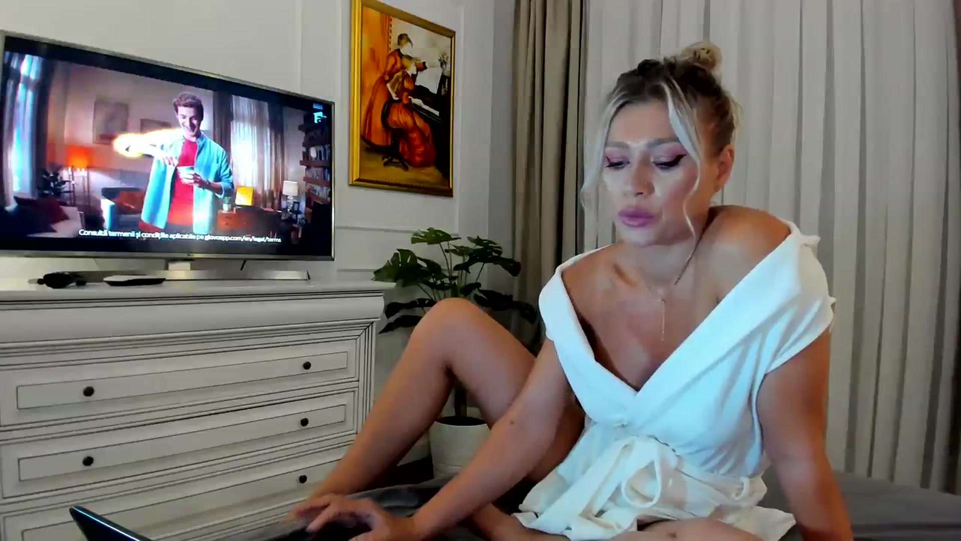 Gallery image thumbnail from EvaLunaX's myfreecams stream on, 07/24/2023, 18:13 image 3 of 20