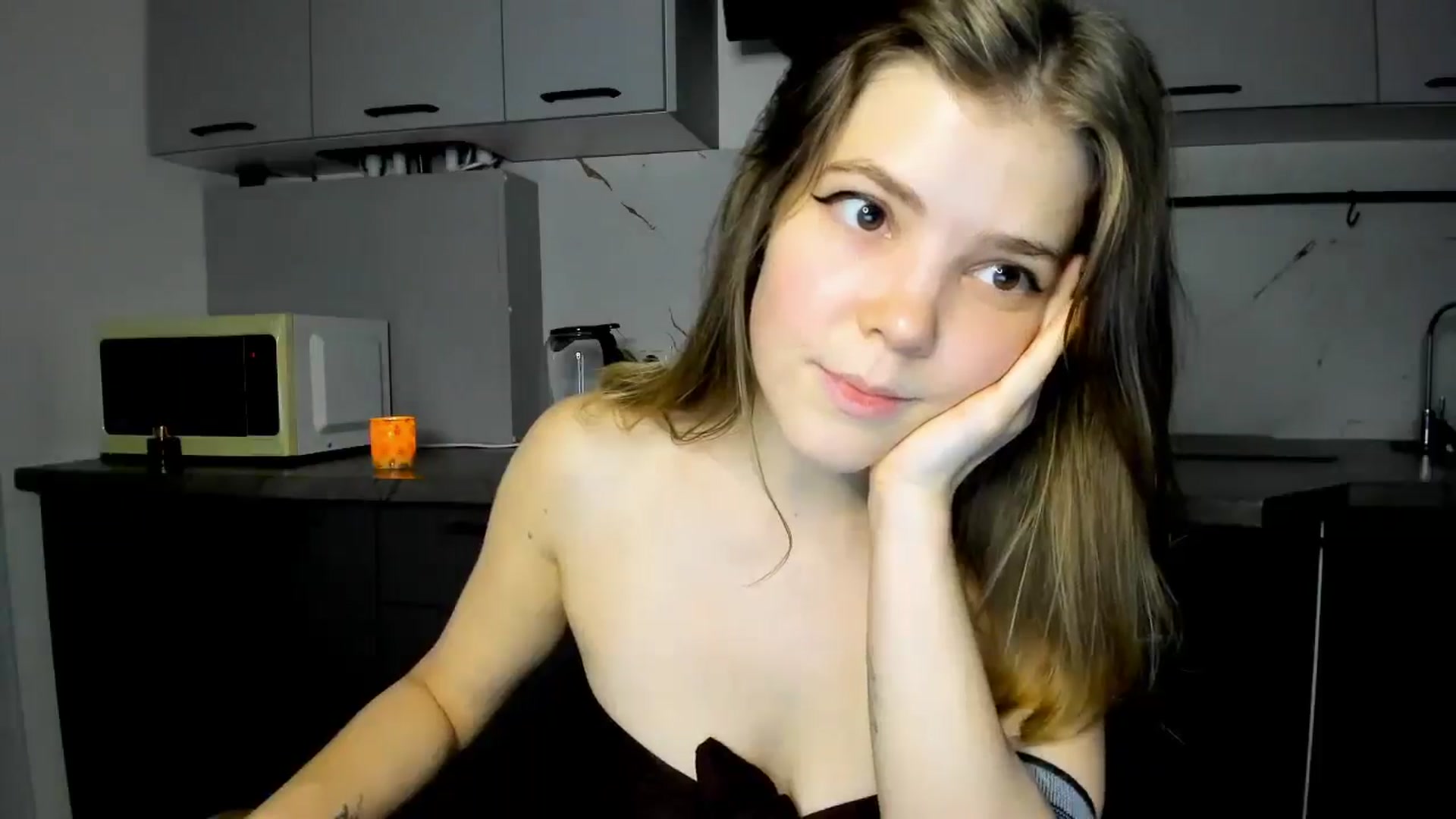 Gallery image thumbnail from EvaMetal's myfreecams stream on, 11/18/2025, 23:13 image 6 of 20