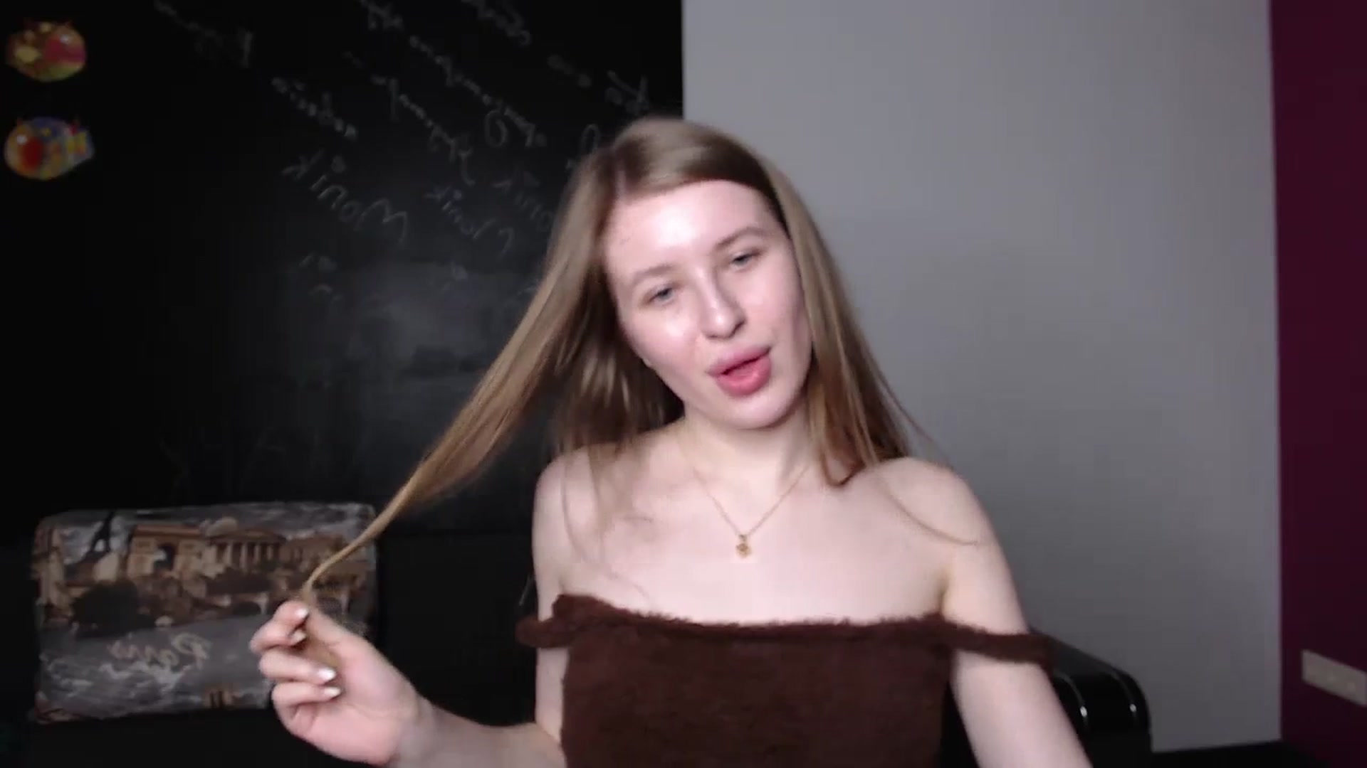 Gallery image thumbnail from EvaMonrow's myfreecams stream on, 03/27/2024, 17:15 image 9 of 20