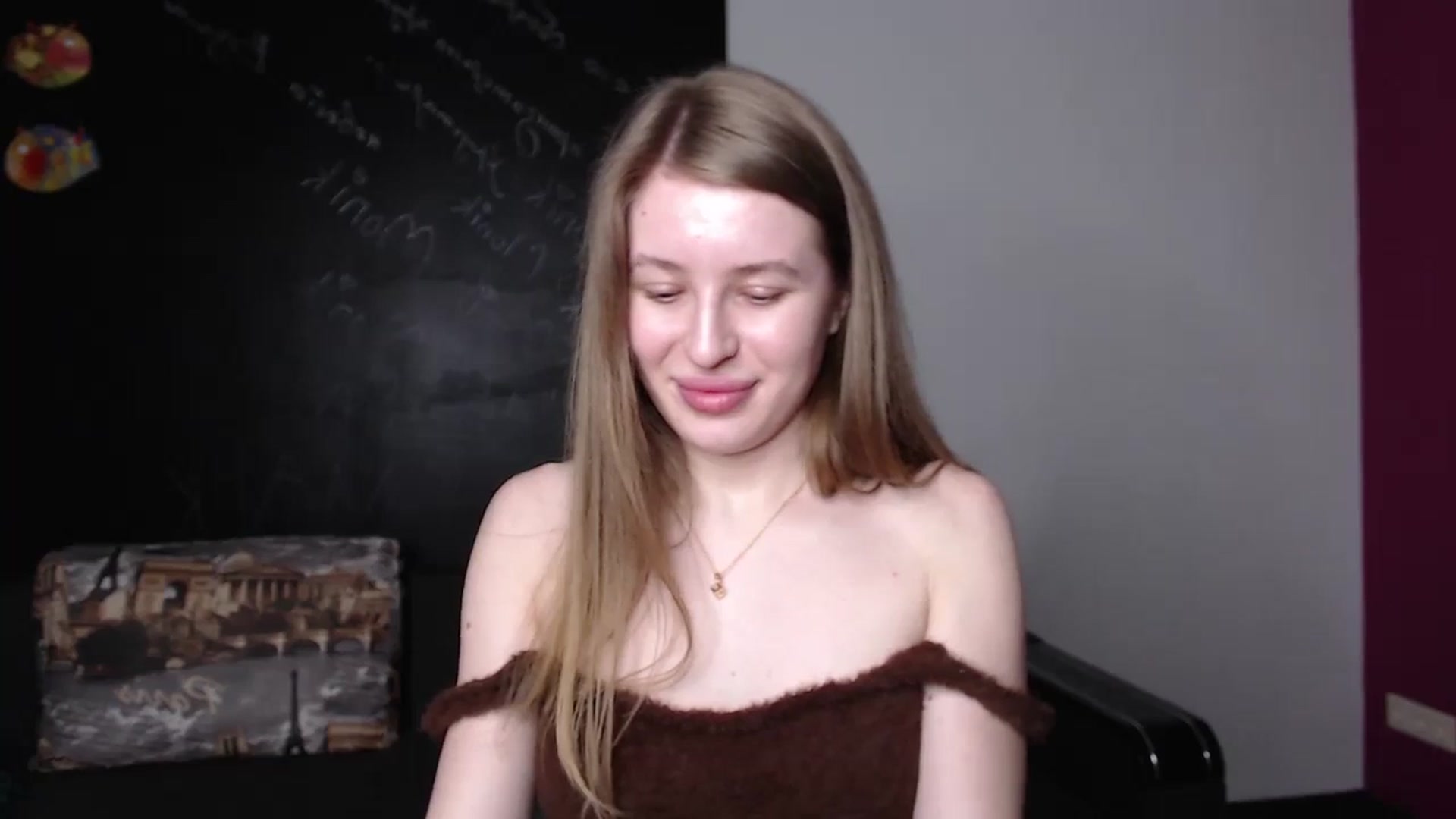Gallery image thumbnail from EvaMonrow's myfreecams stream on, 03/27/2024, 17:15 image 6 of 20