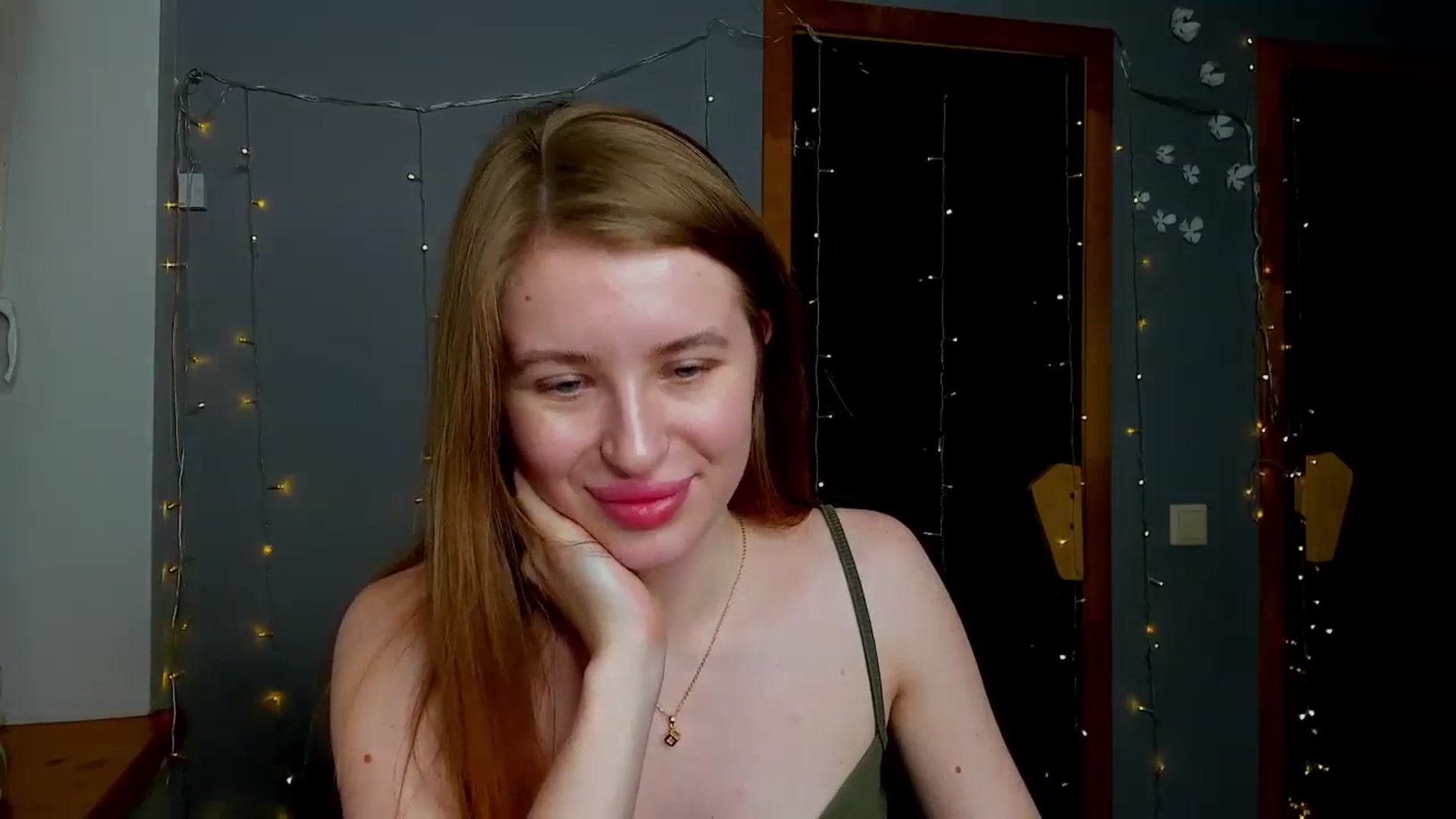 Gallery image thumbnail from EvaMonrow's myfreecams stream on, 03/28/2024, 17:25 image 8 of 20