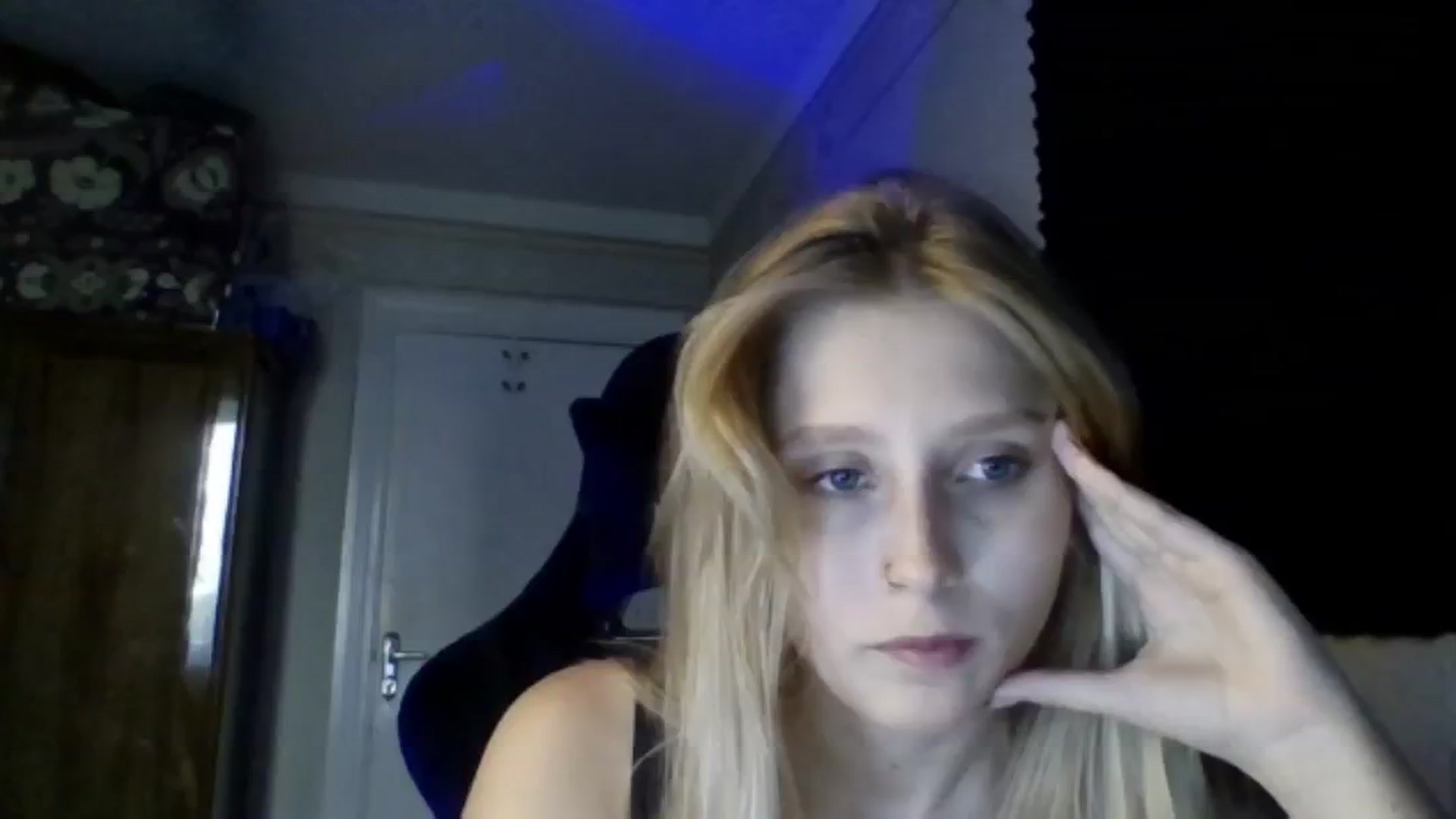 Gallery image thumbnail from EvaMrrr's myfreecams stream on, 09/20/2025, 13:17 image 19 of 20