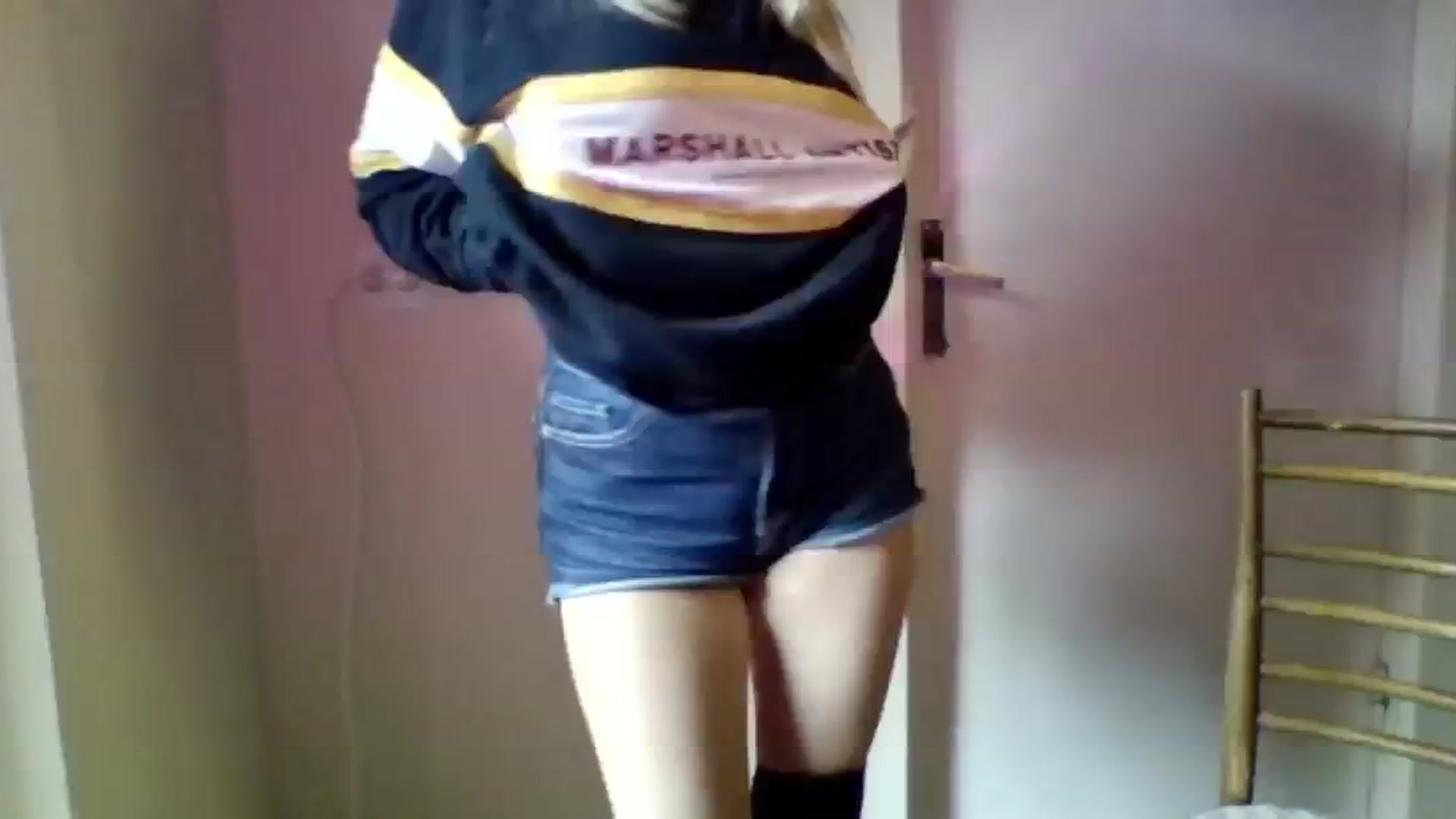 Gallery image thumbnail from EvaMrrr's myfreecams stream on, 10/02/2025, 10:46 image 13 of 20