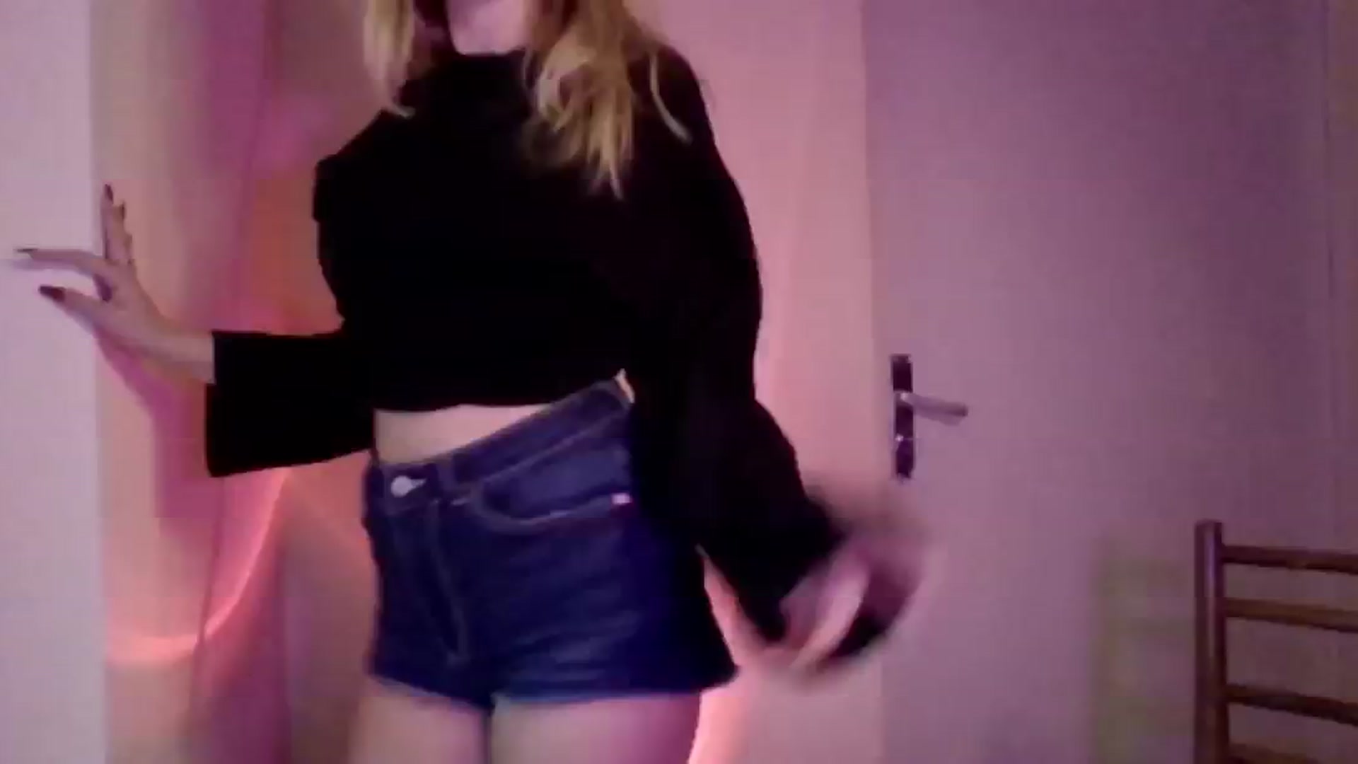 Gallery image thumbnail from EvaMrrr's myfreecams stream on, 10/10/2025, 10:32 image 12 of 20