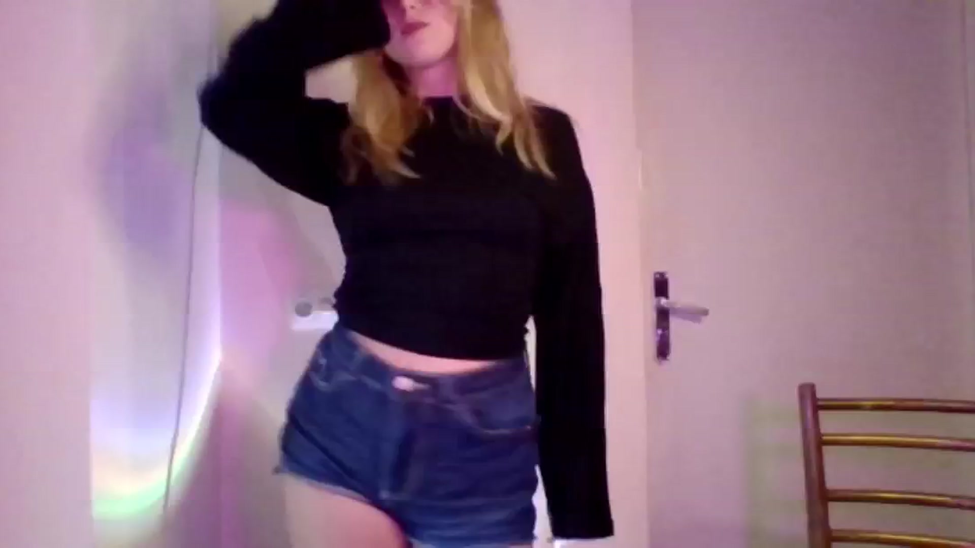 Gallery image thumbnail from EvaMrrr's myfreecams stream on, 10/10/2025, 10:32 image 5 of 20