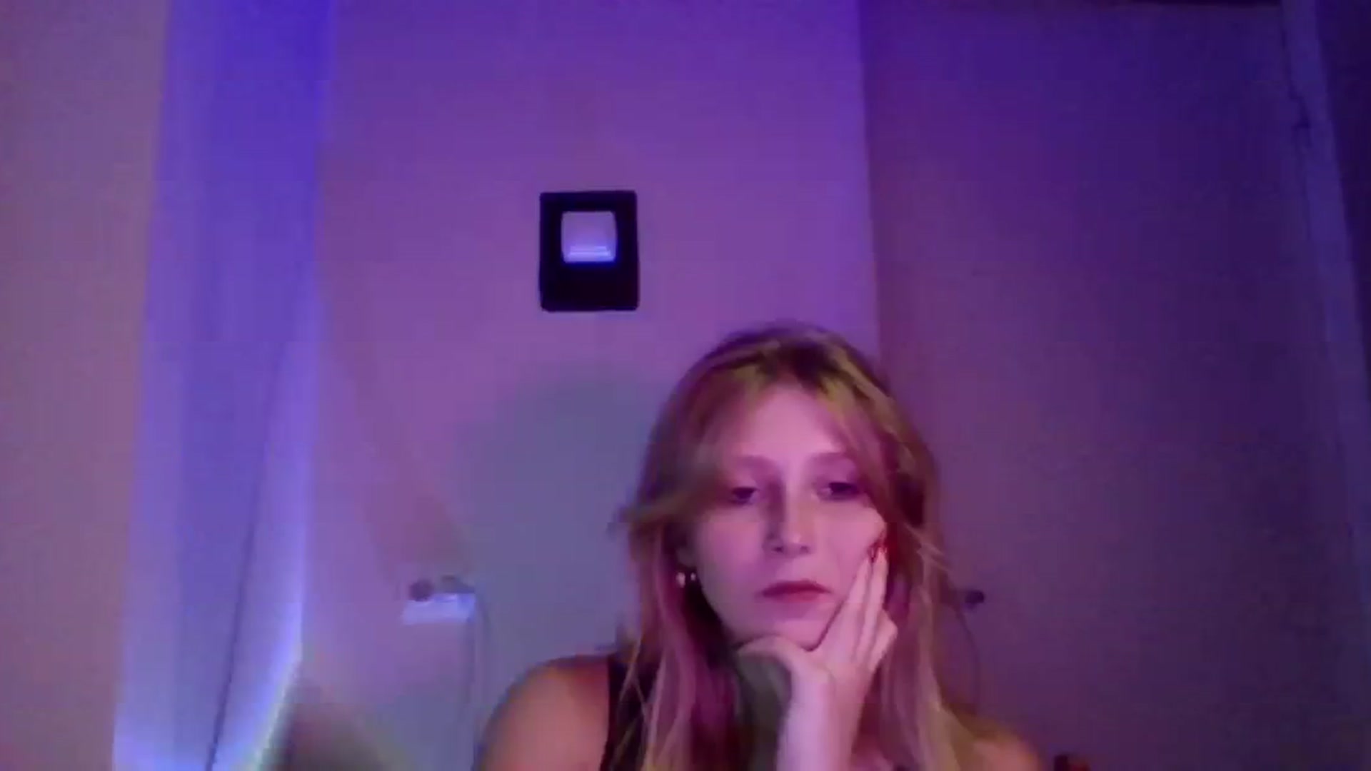 Gallery image thumbnail from EvaMrrr's myfreecams stream on, 10/10/2025, 10:32 image 17 of 20