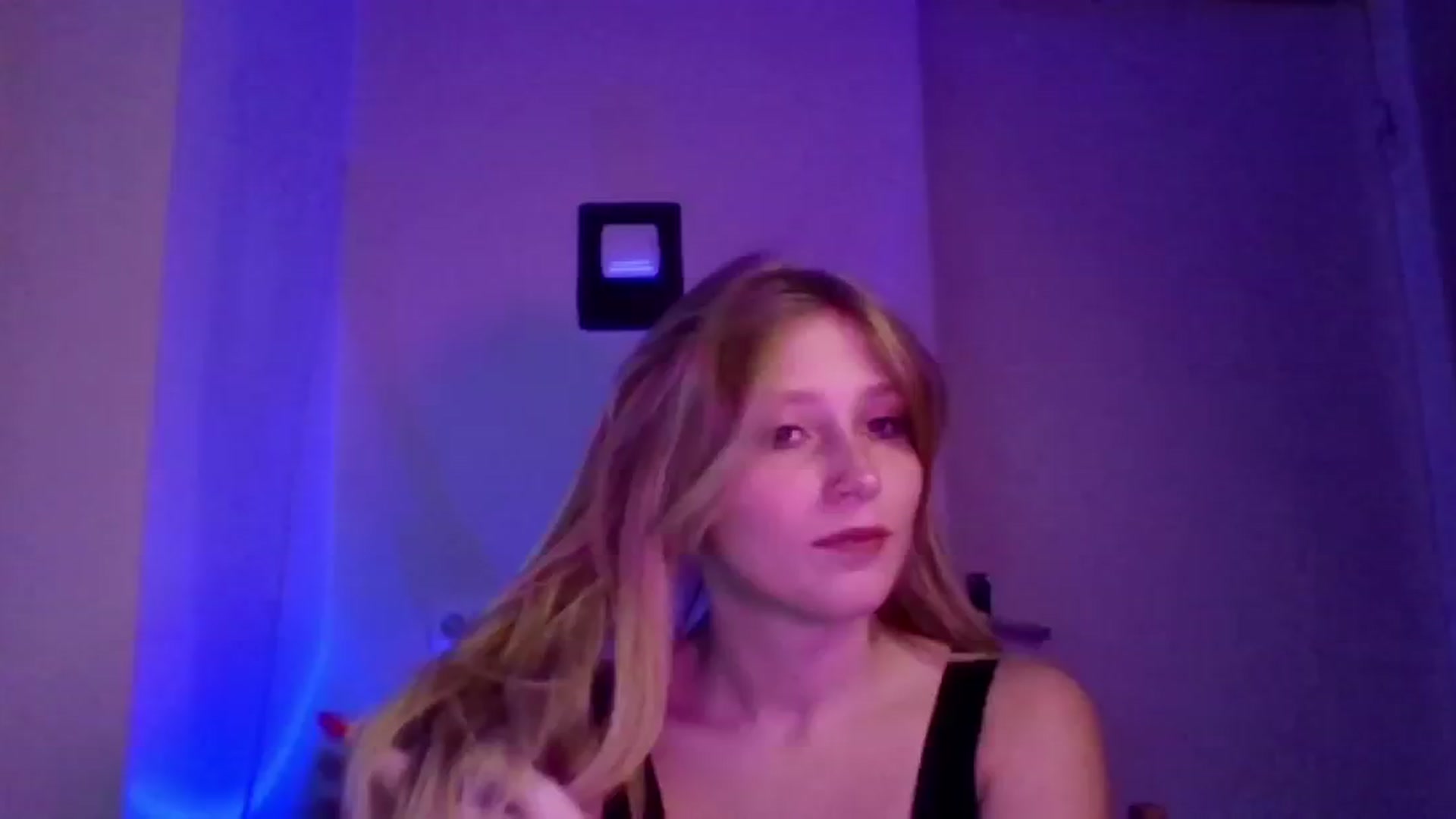 Gallery image thumbnail from EvaMrrr's myfreecams stream on, 10/10/2025, 10:32 image 14 of 20
