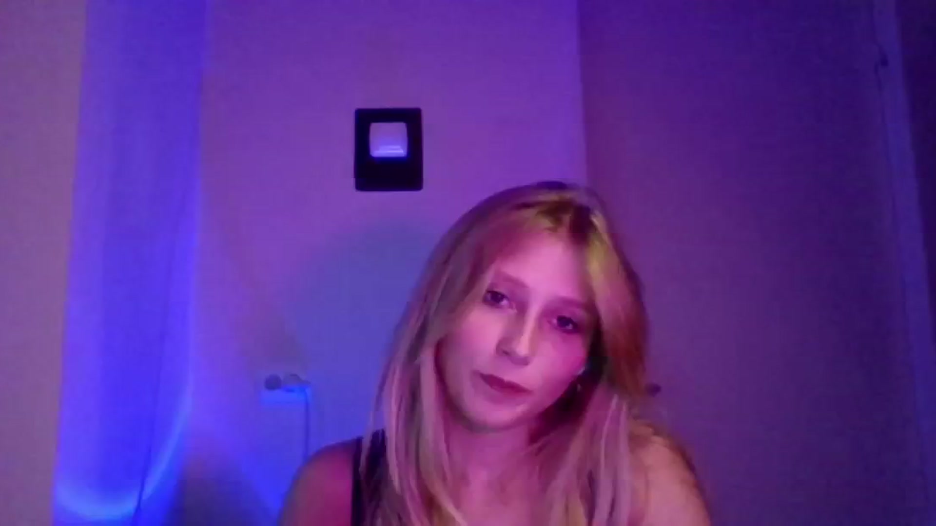 Gallery image thumbnail from EvaMrrr's myfreecams stream on, 10/10/2025, 10:57 image 6 of 20
