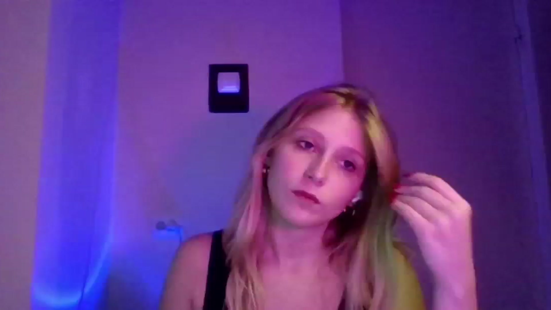 Gallery image thumbnail from EvaMrrr's myfreecams stream on, 10/10/2025, 10:57 image 4 of 20