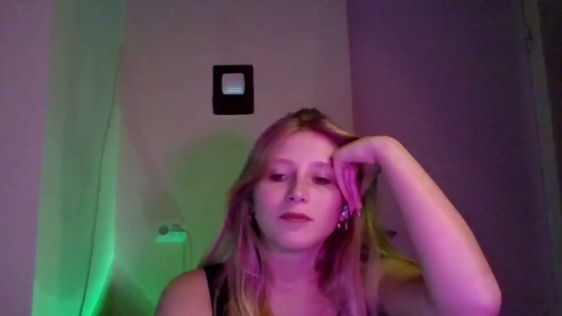 Gallery image thumbnail from EvaMrrr's myfreecams stream on, 10/10/2025, 10:57 image 7 of 20