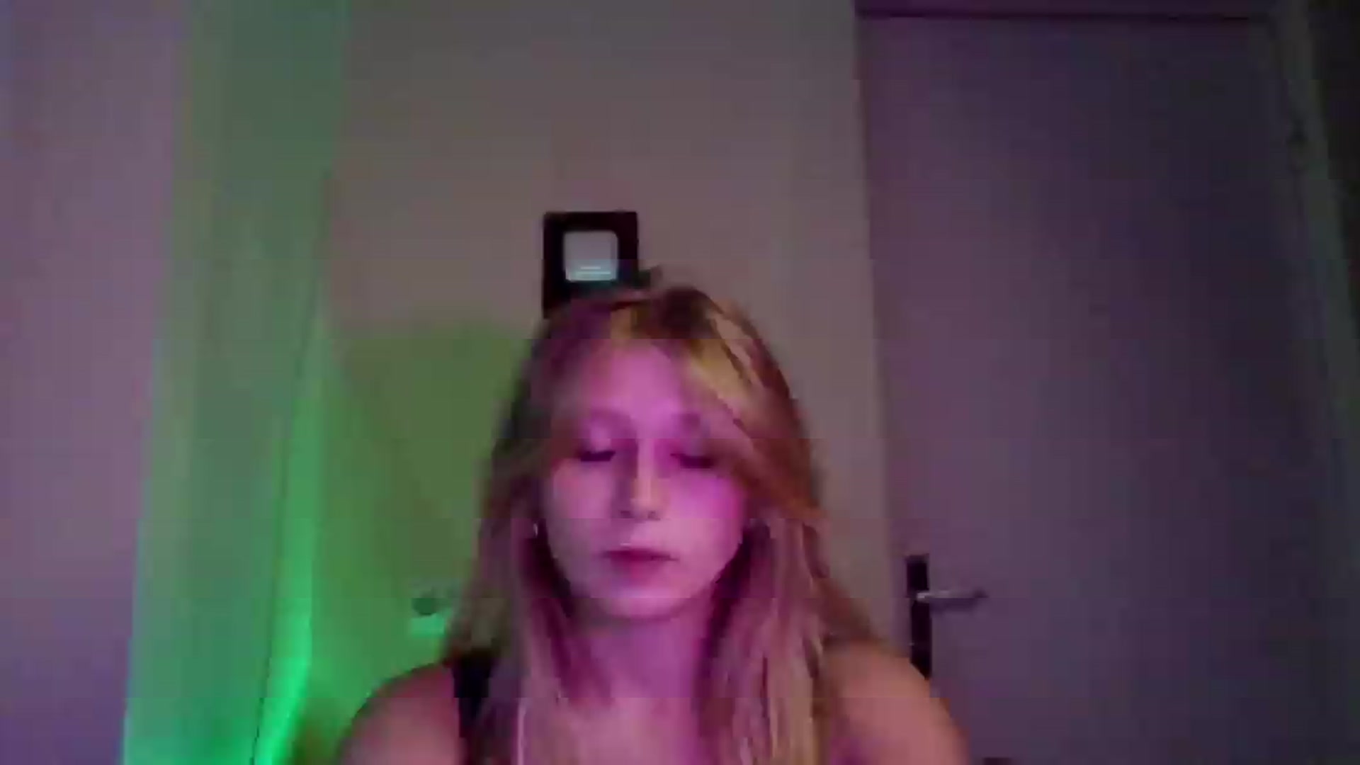 Gallery image thumbnail from EvaMrrr's myfreecams stream on, 10/10/2025, 11:52 image 10 of 20