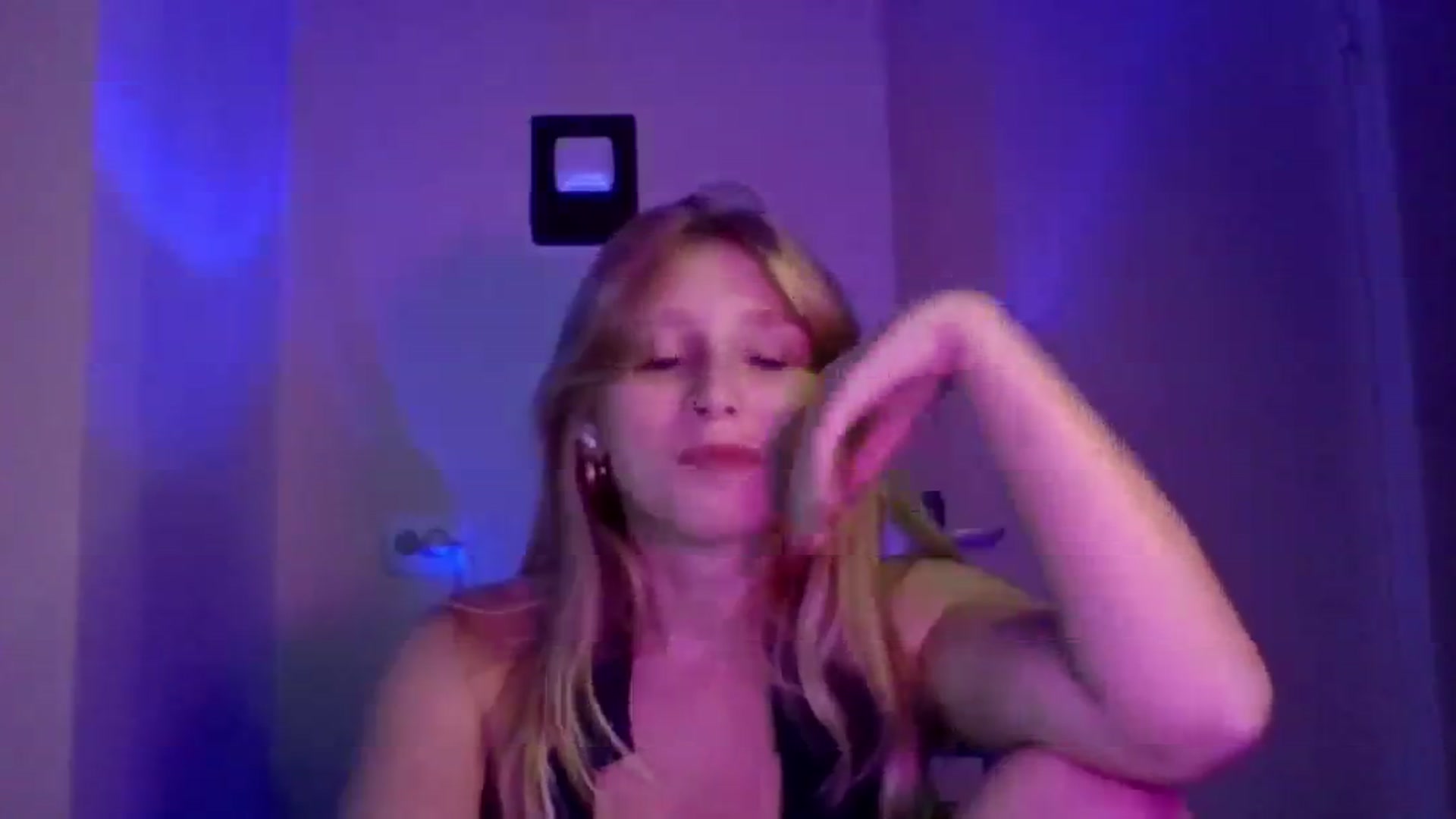 Gallery image thumbnail from EvaMrrr's myfreecams stream on, 10/10/2025, 12:11 image 15 of 20