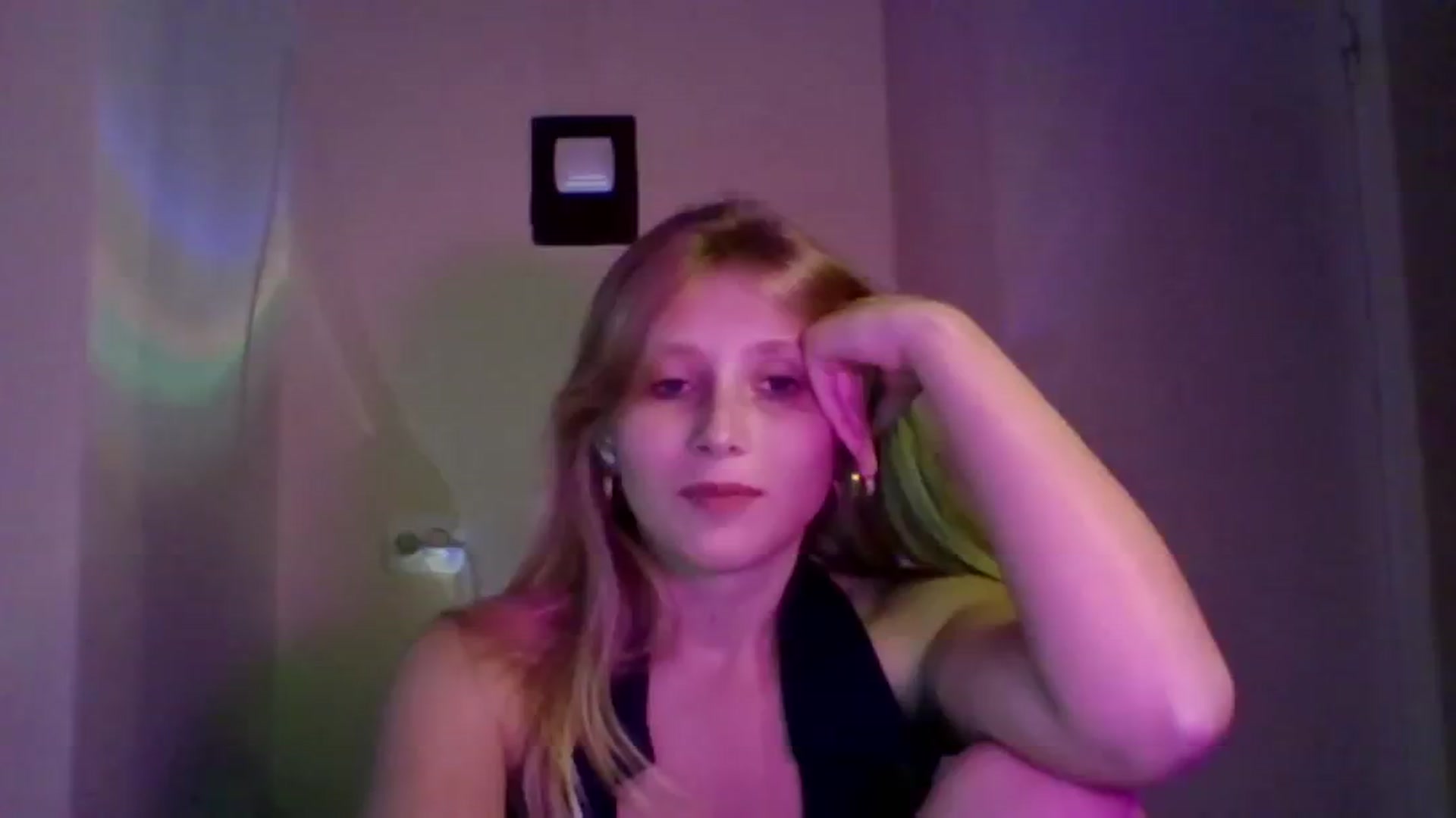 Gallery image thumbnail from EvaMrrr's myfreecams stream on, 10/10/2025, 12:11 image 17 of 20