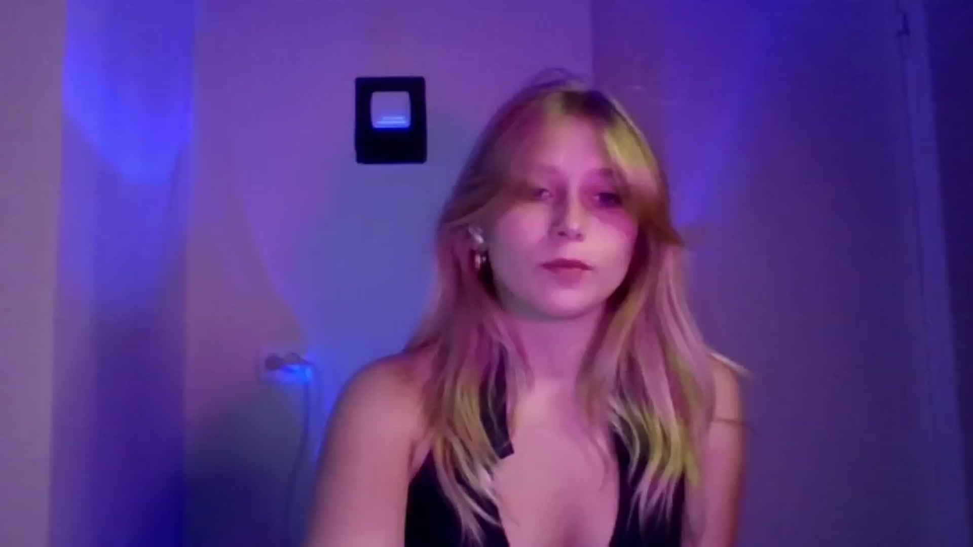 Gallery image thumbnail from EvaMrrr's myfreecams stream on, 10/10/2025, 12:11 image 1 of 20