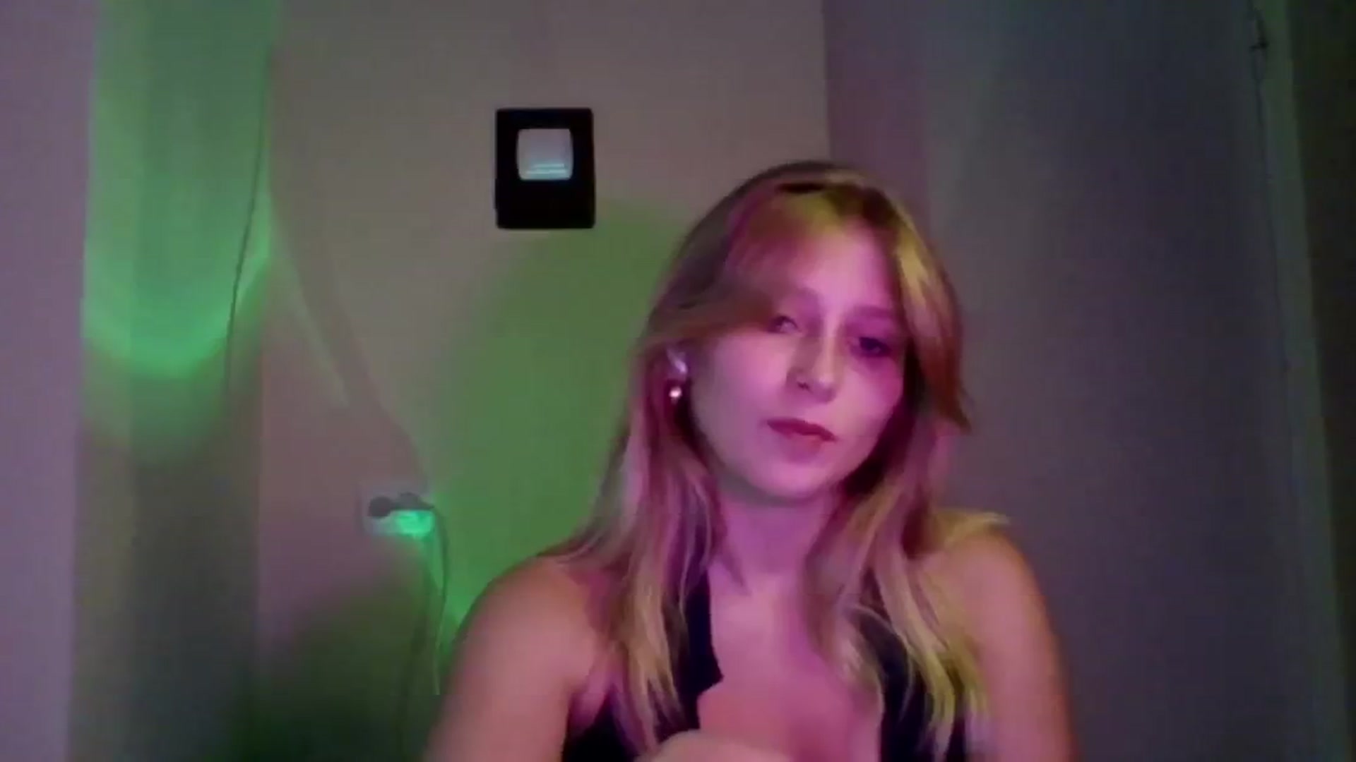 Gallery image thumbnail from EvaMrrr's myfreecams stream on, 10/10/2025, 12:11 image 7 of 20