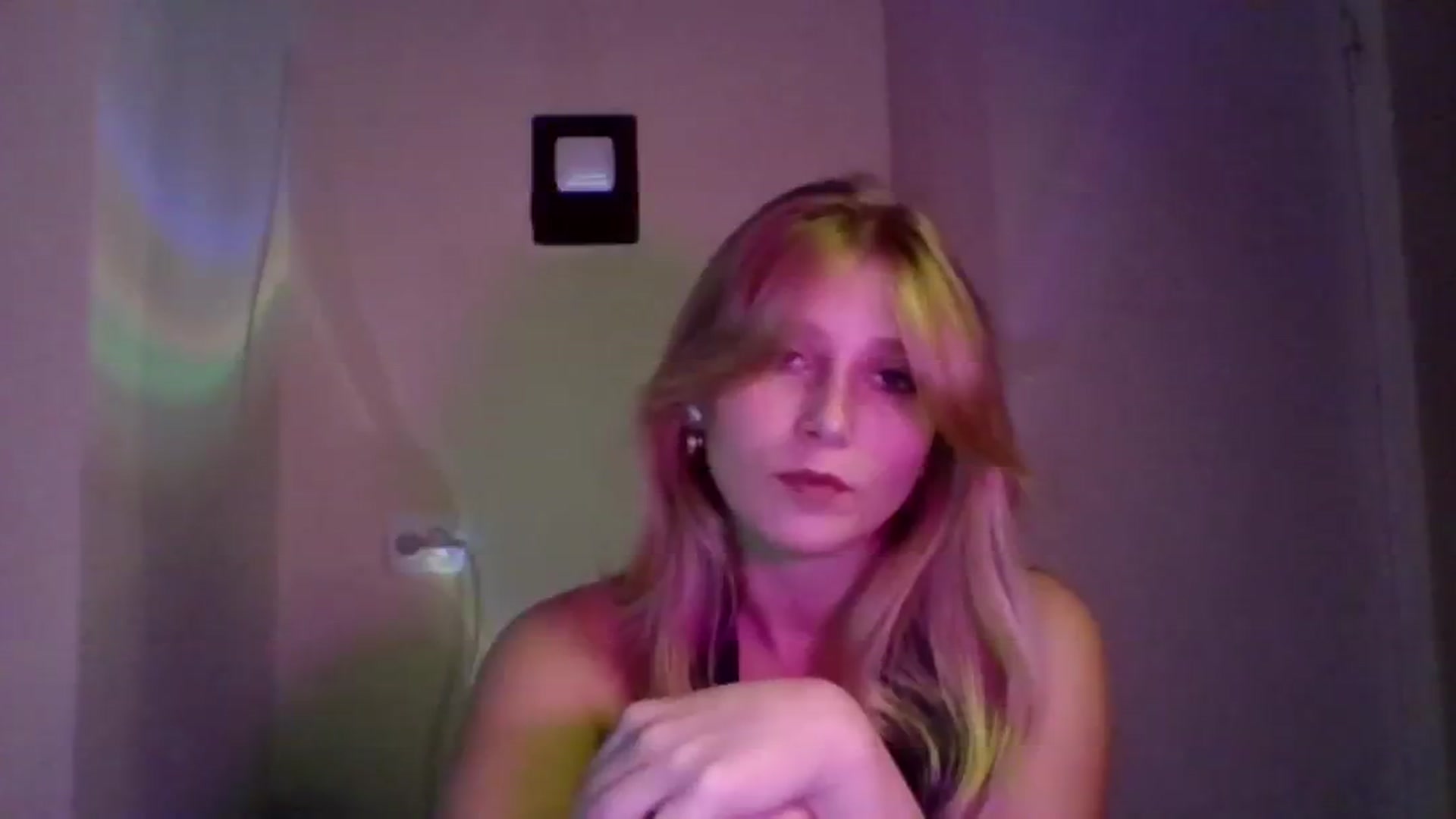 Gallery image thumbnail from EvaMrrr's myfreecams stream on, 10/10/2025, 12:11 image 6 of 20