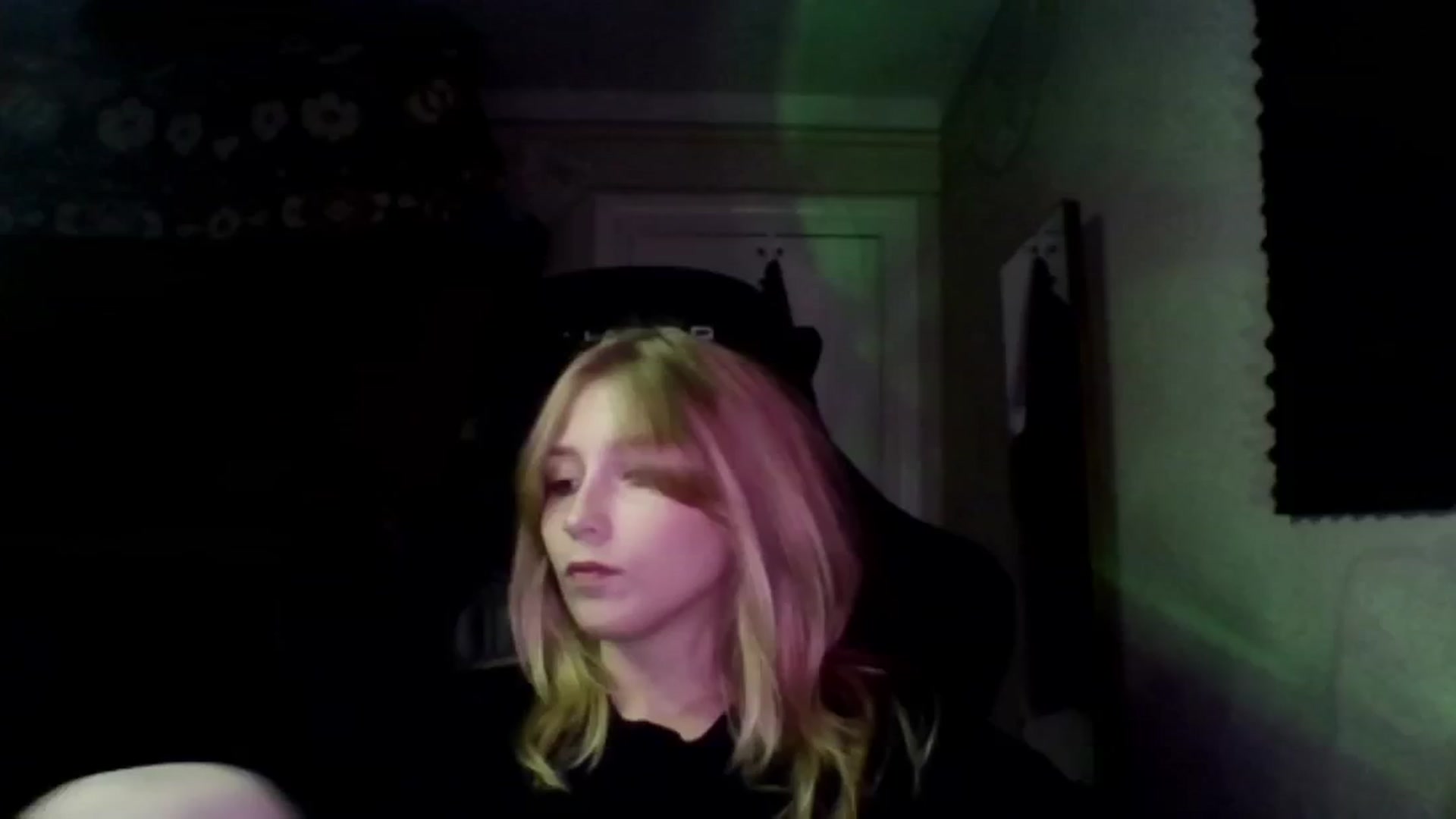 Gallery image thumbnail from EvaMrrr's myfreecams stream on, 10/24/2025, 10:37 image 17 of 20