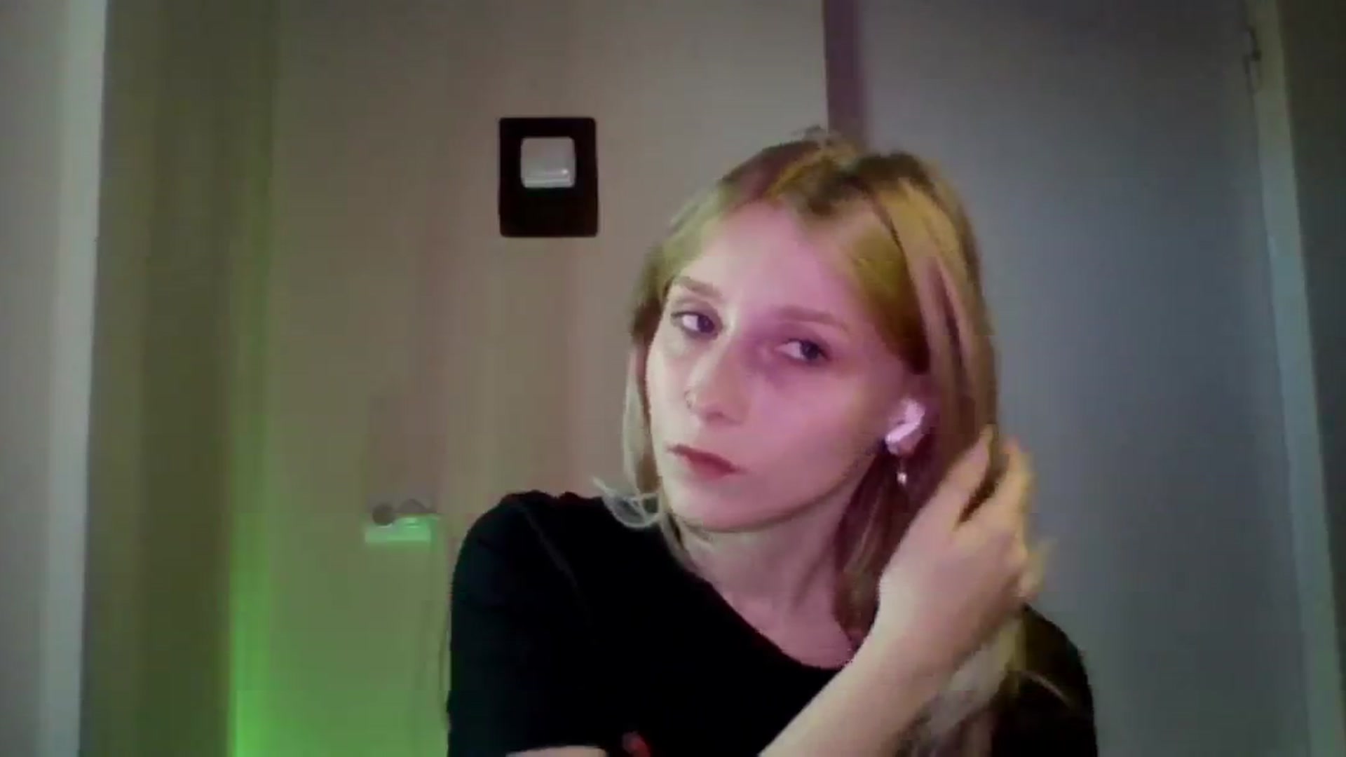 Gallery image thumbnail from EvaMrrr's myfreecams stream on, 11/10/2025, 11:23 image 7 of 20