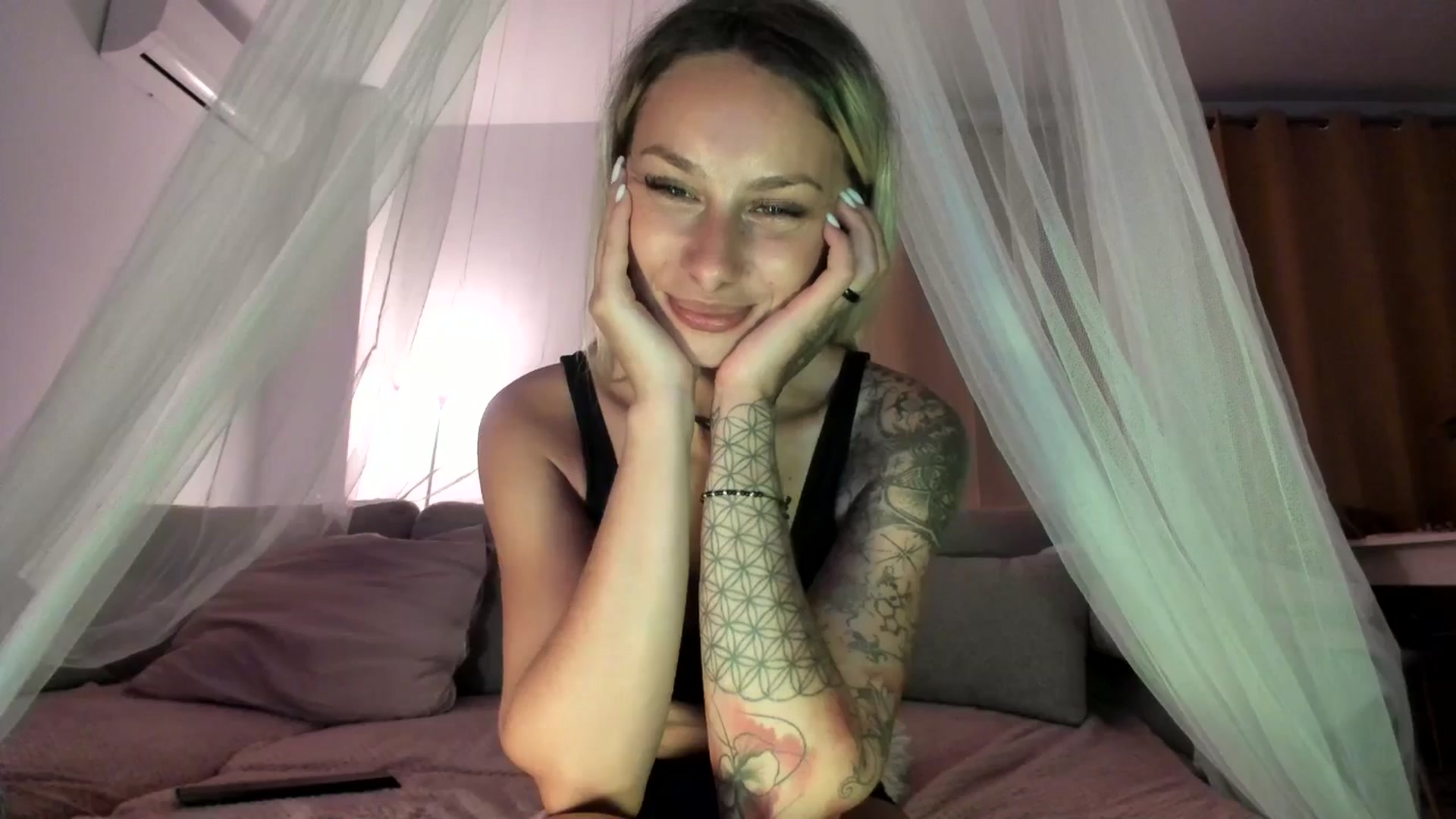 Gallery image thumbnail from EvaNesssa's myfreecams stream on, 10/10/2025, 01:40 image 18 of 20