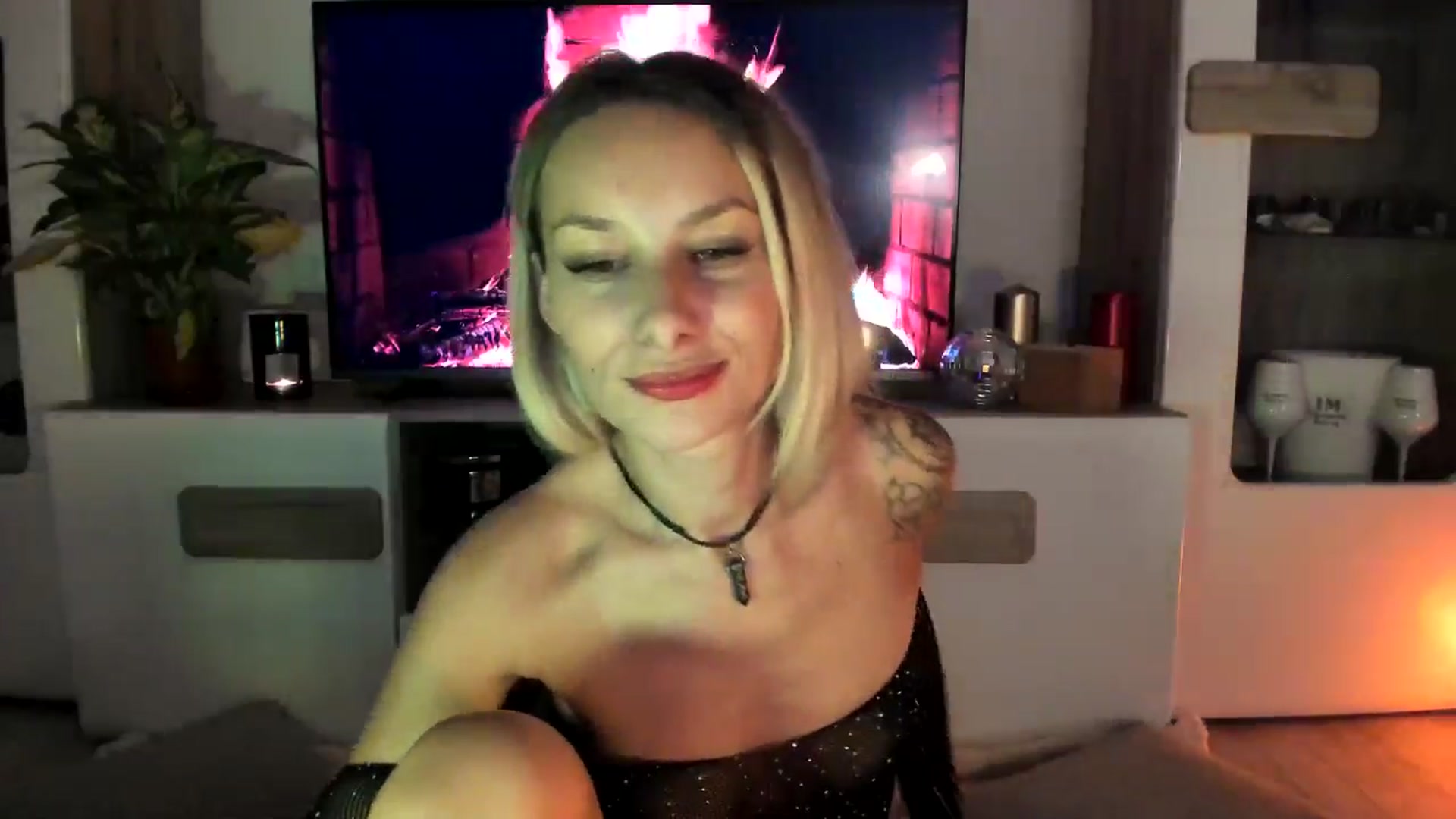 Gallery image thumbnail from EvaNesssa's myfreecams stream on, 10/11/2025, 19:43 image 19 of 20