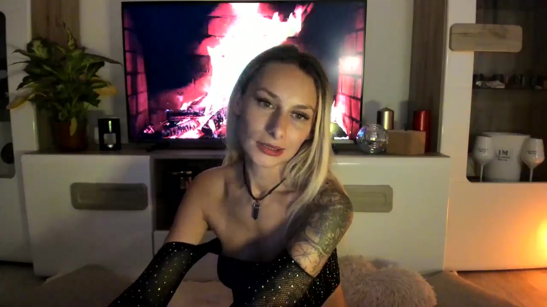 Gallery image thumbnail from EvaNesssa's myfreecams stream on, 10/12/2025, 24:55 image 20 of 20