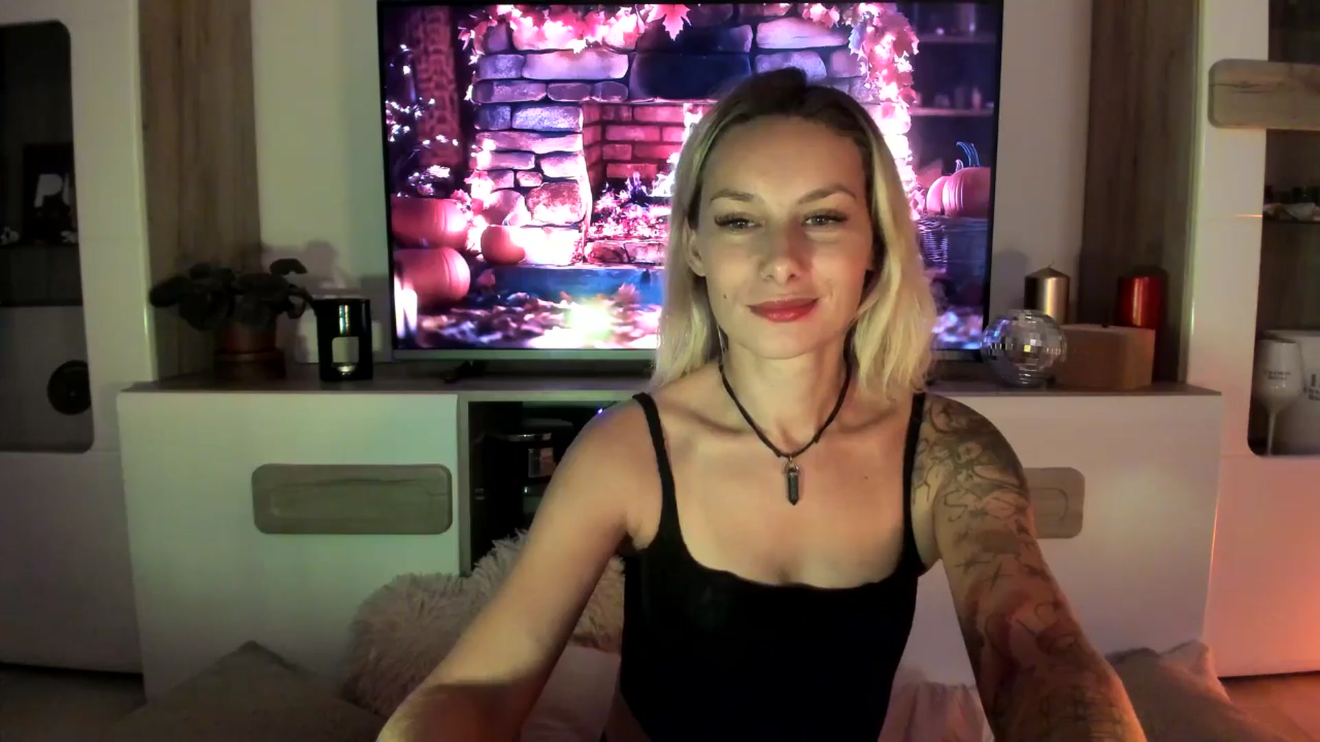 Gallery image thumbnail from EvaNesssa's myfreecams stream on, 10/14/2025, 24:17 image 13 of 20