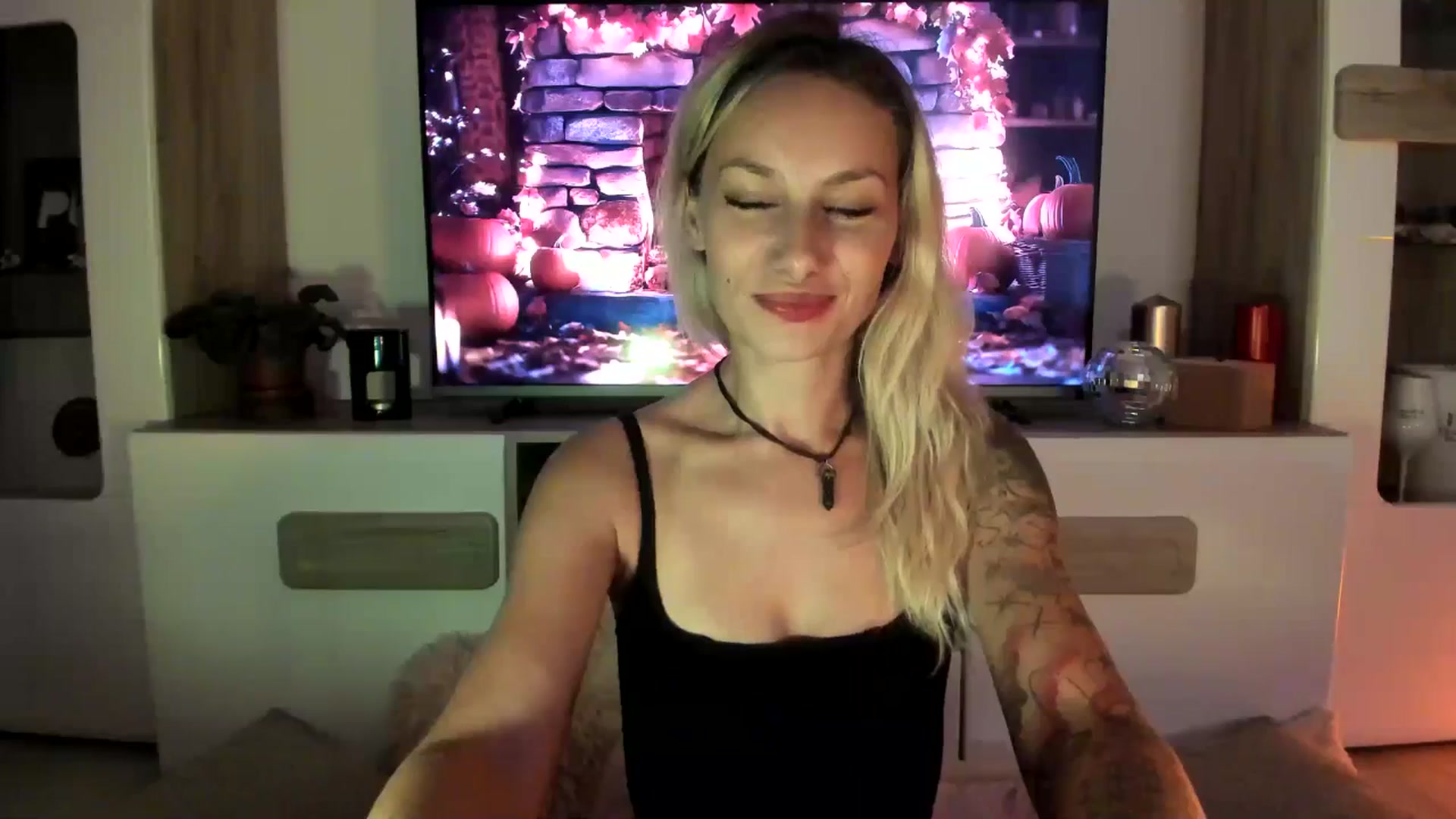Gallery image thumbnail from EvaNesssa's myfreecams stream on, 10/14/2025, 02:35 image 13 of 20