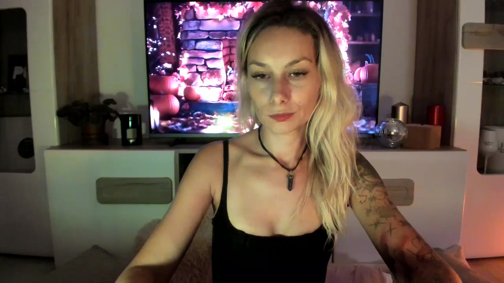 Gallery image thumbnail from EvaNesssa's myfreecams stream on, 10/14/2025, 02:35 image 19 of 20